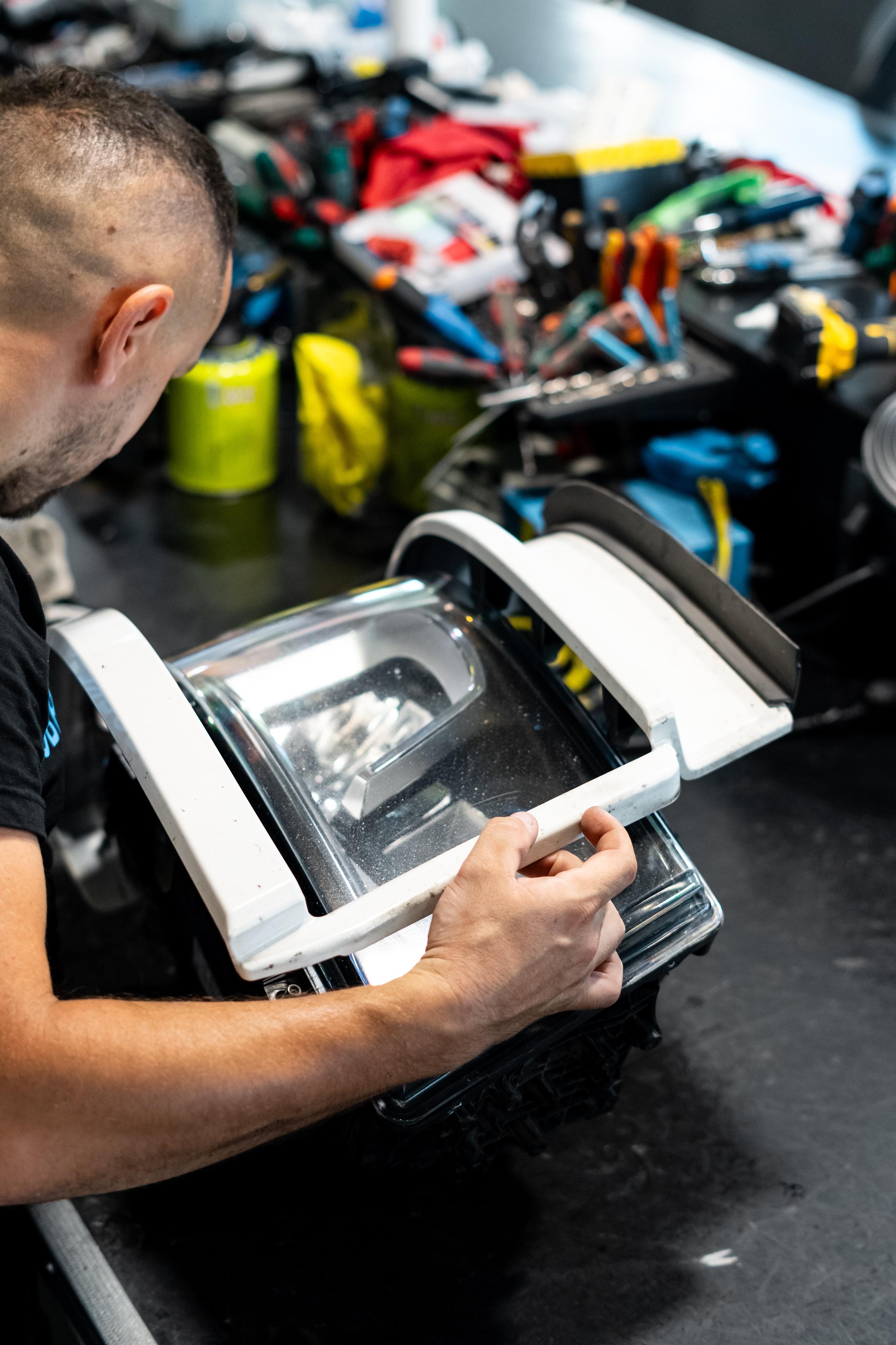 Oprava a repase světlometů, tahače SCANIA