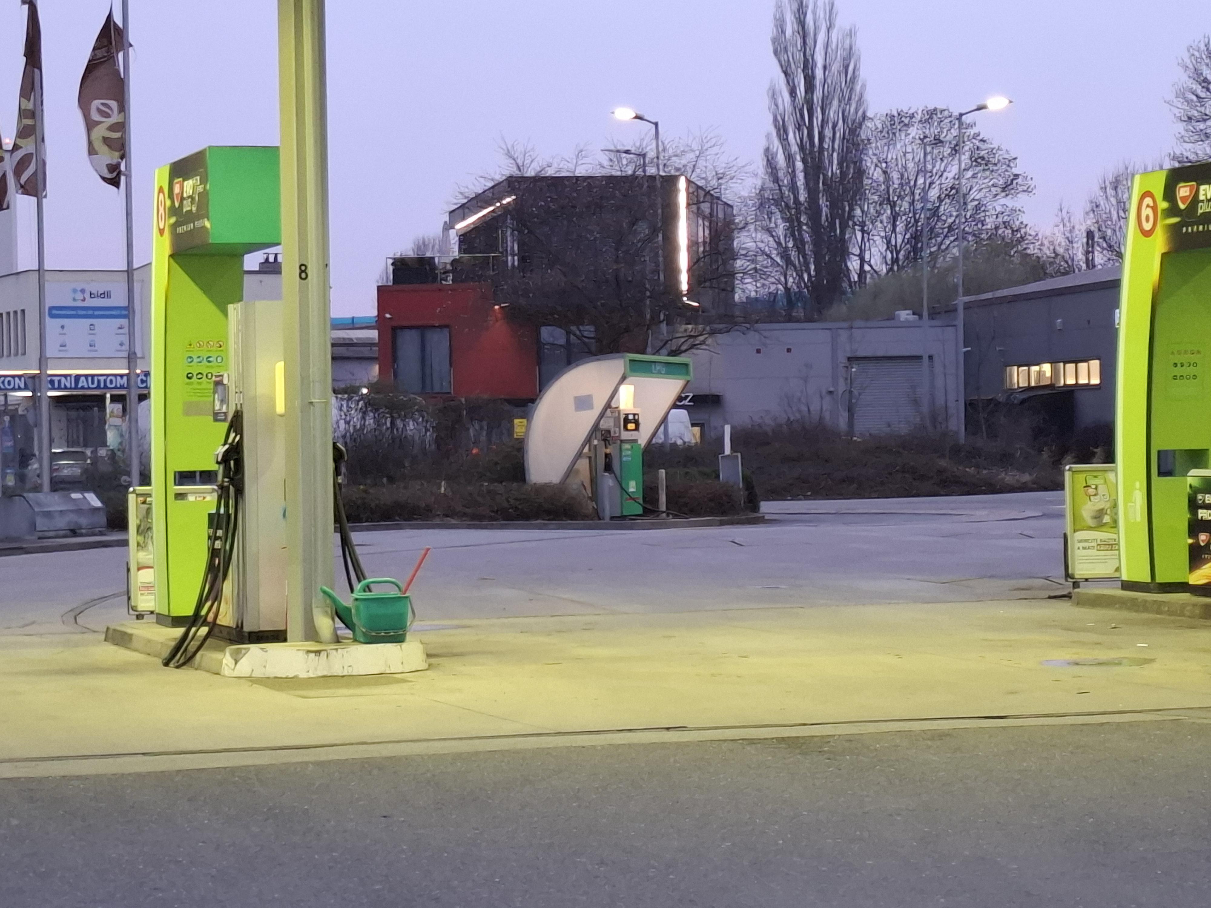 MOL čerpací stanice LPG foto 2