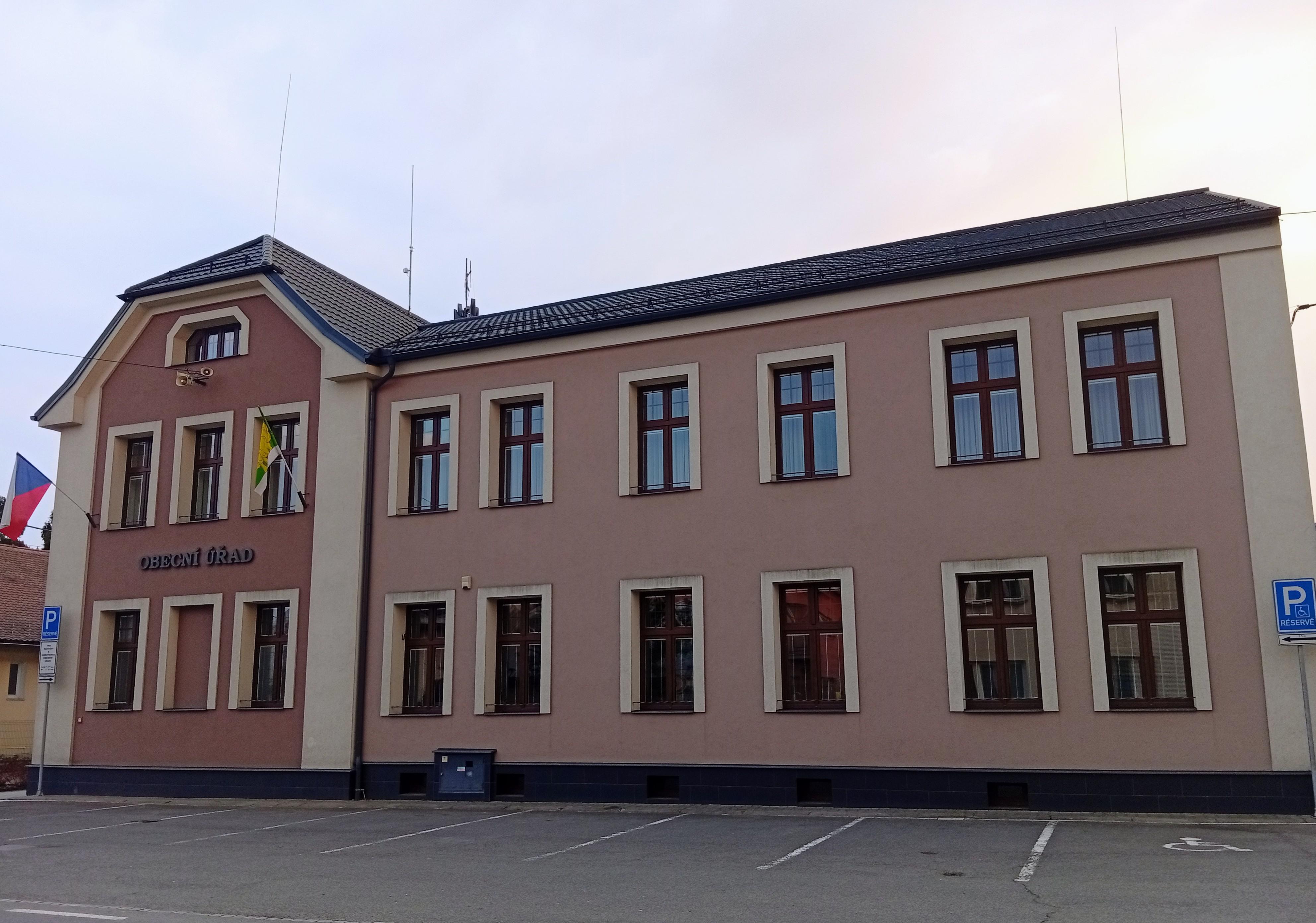 Háj ve Slezsku - obecní úřad foto 2