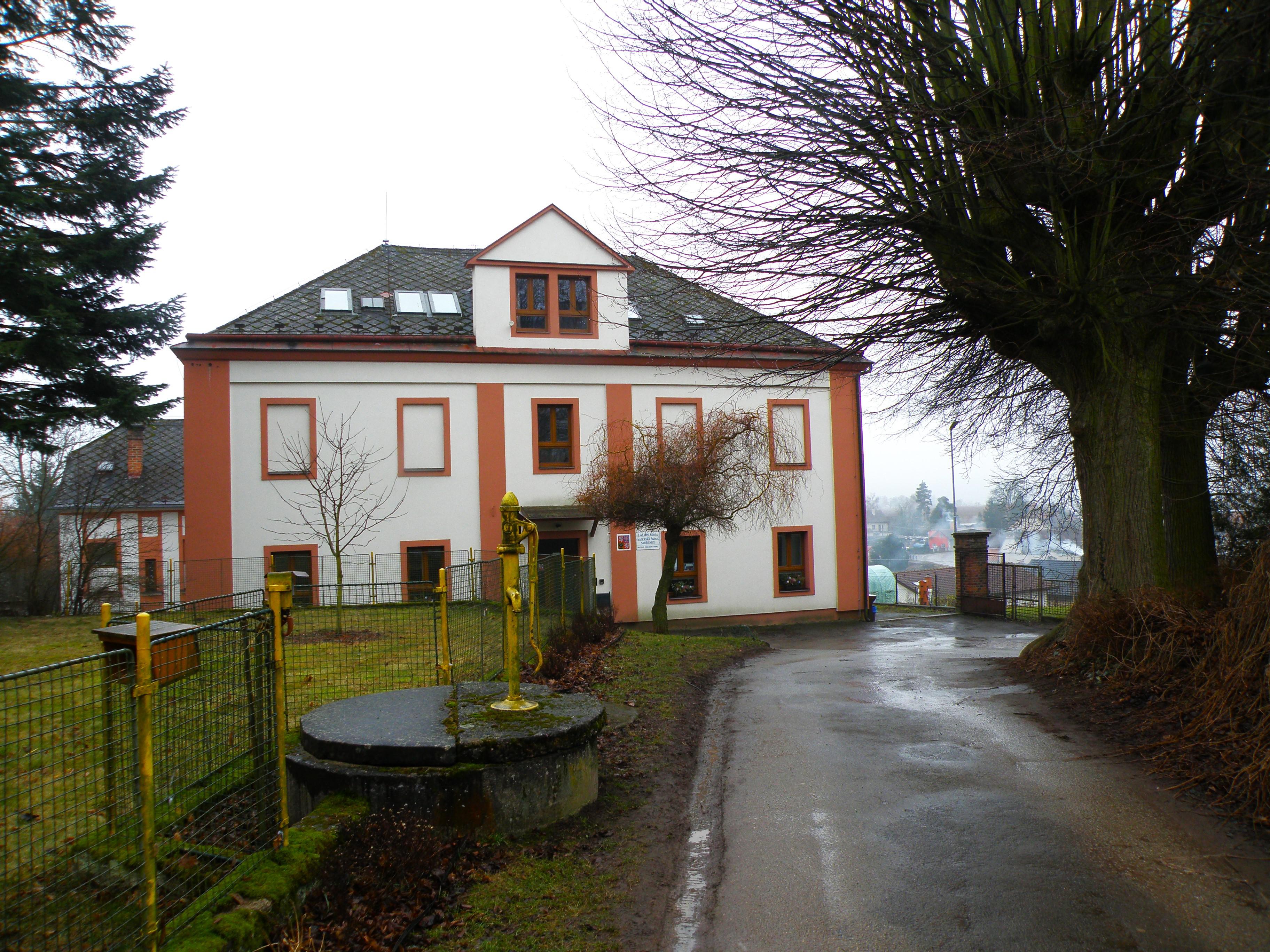 Základní škola a mateřská škola Skořenice foto 2
