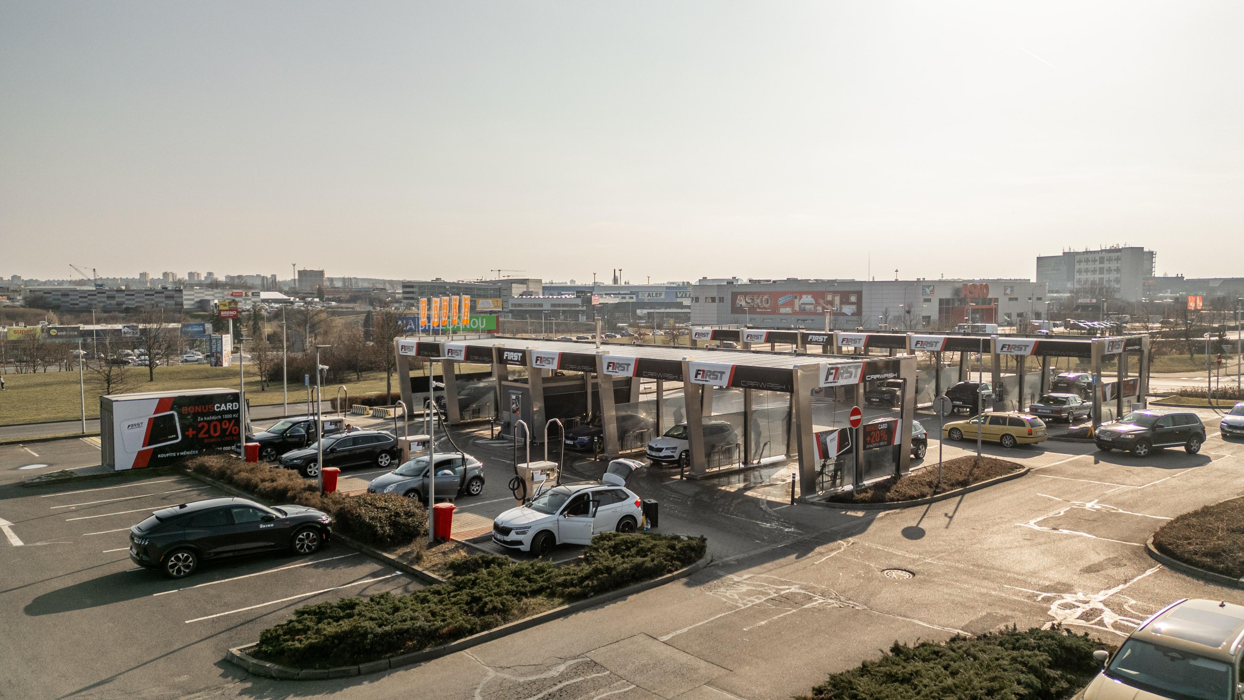 FIRST CARWASH foto 5