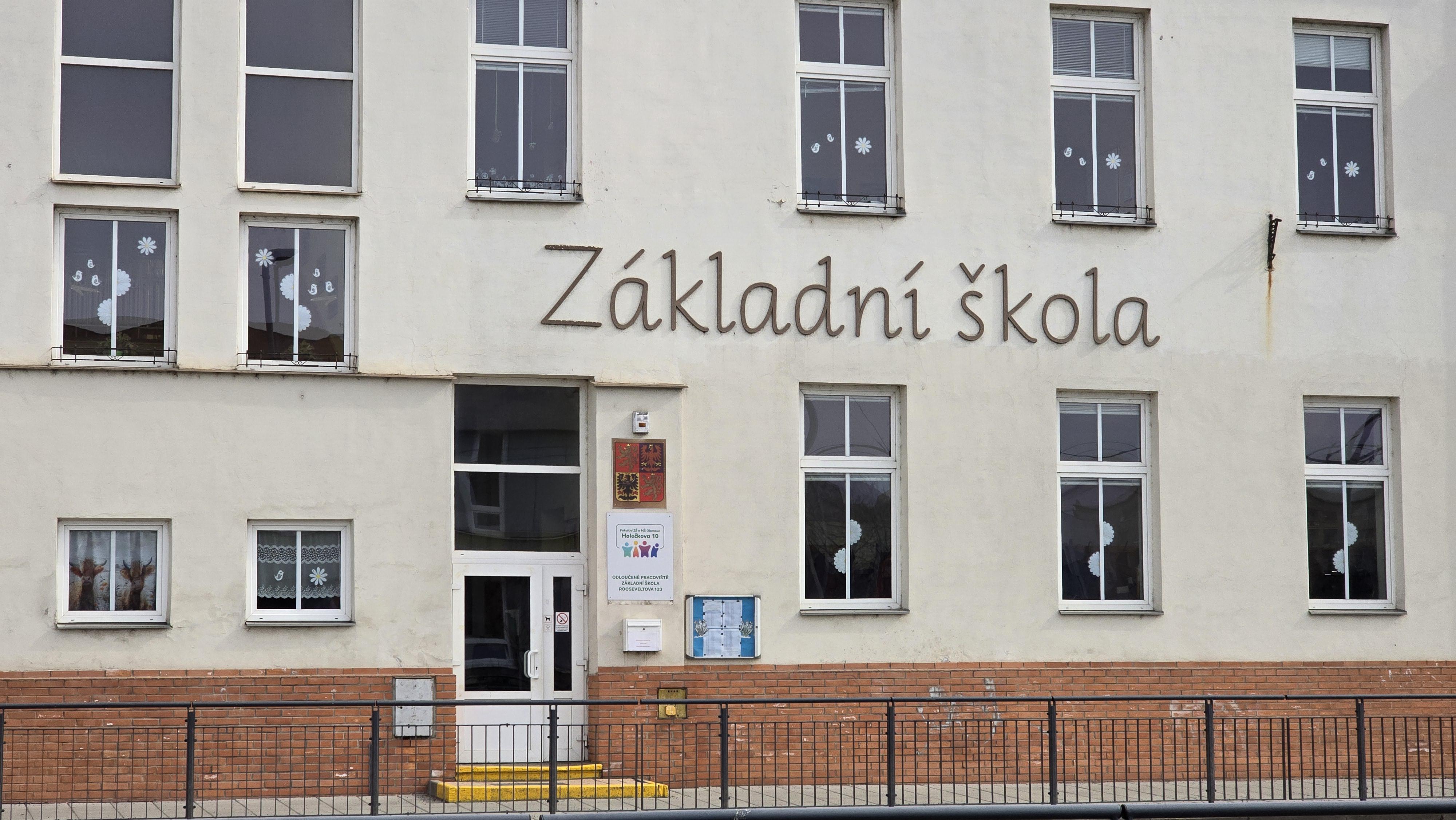 Fakultní ZŠ a MŠ Olomouc Holečkova foto 3