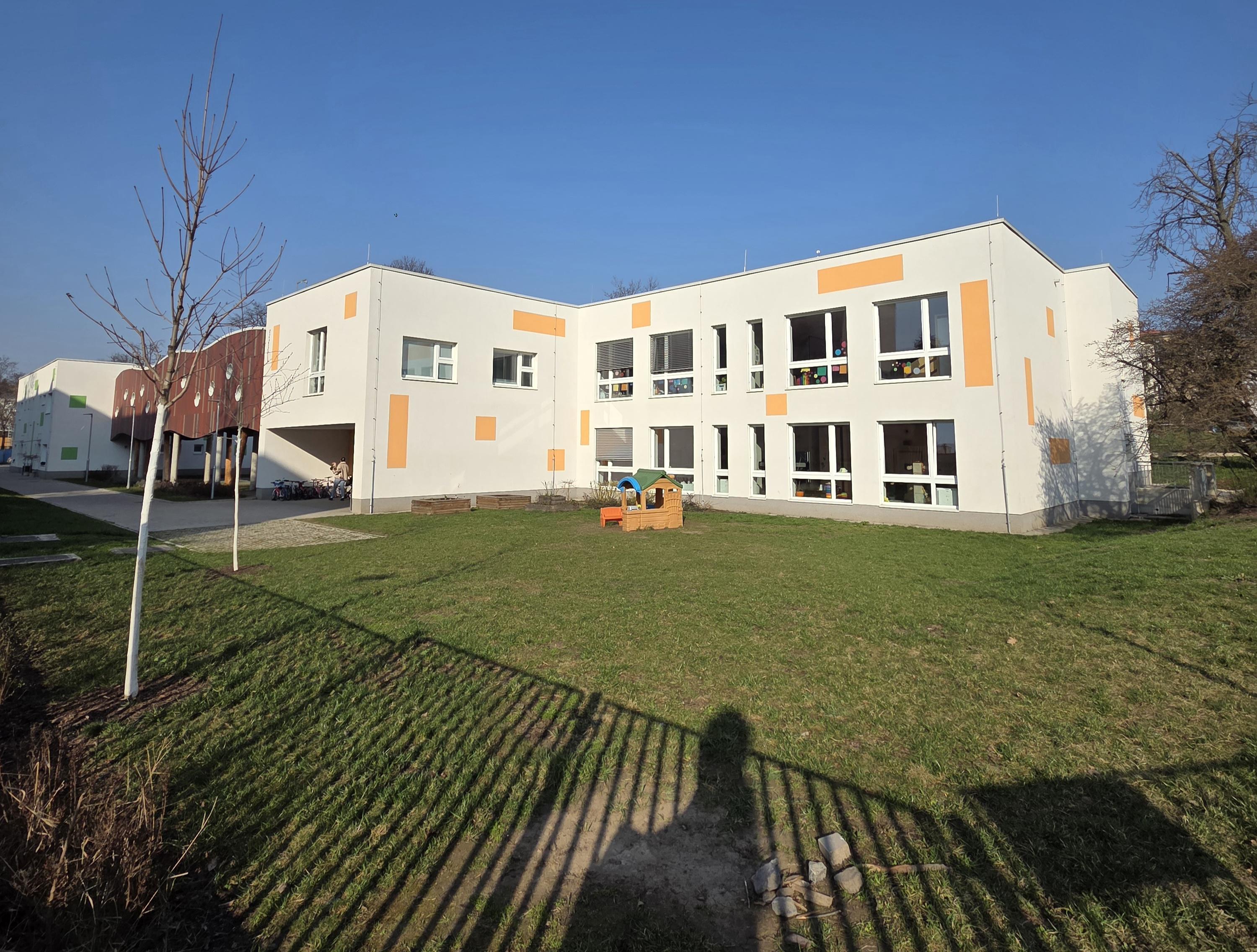 Mateřská škola, Praha 10, Bajkalská 1585/19 foto 2