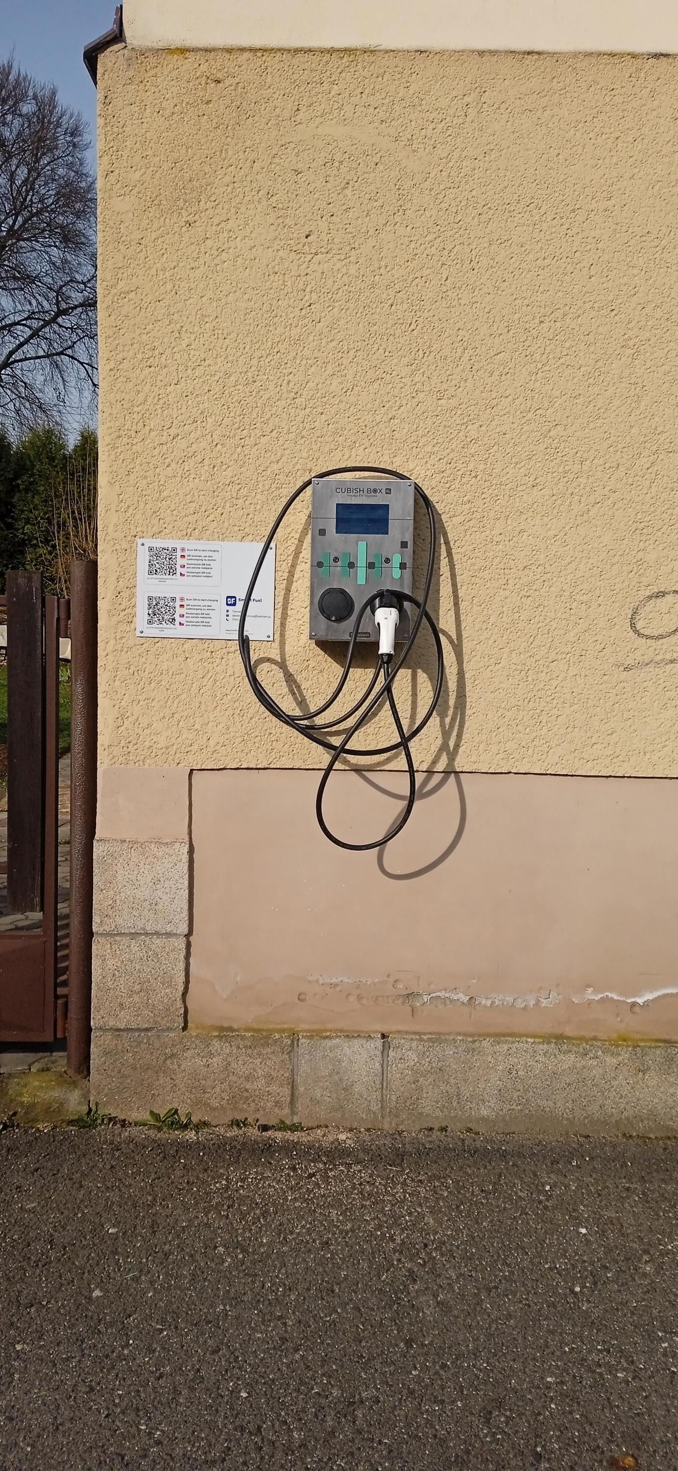 Dobíjecí stanice pro elektromobily foto 2