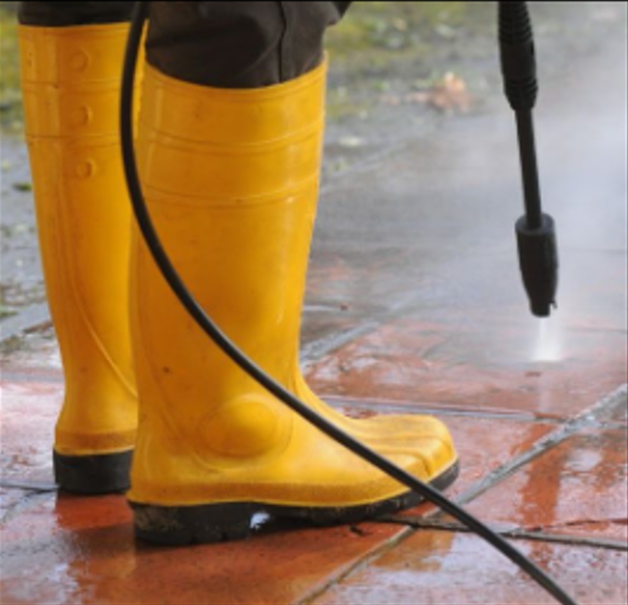 Čištění zámkové dlažby