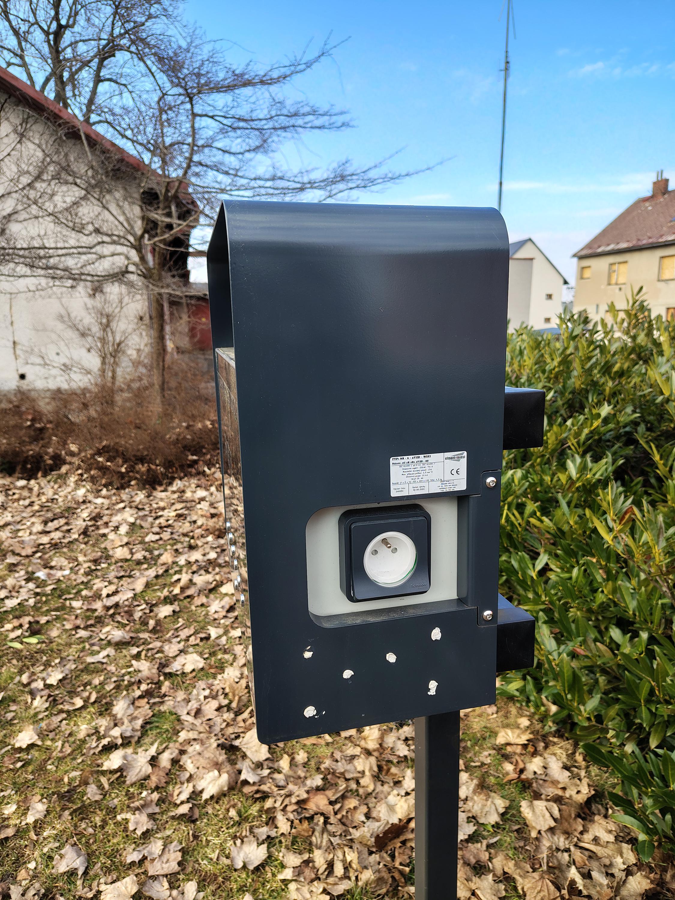 Dobíjecí stanice pro elektrokola foto 3