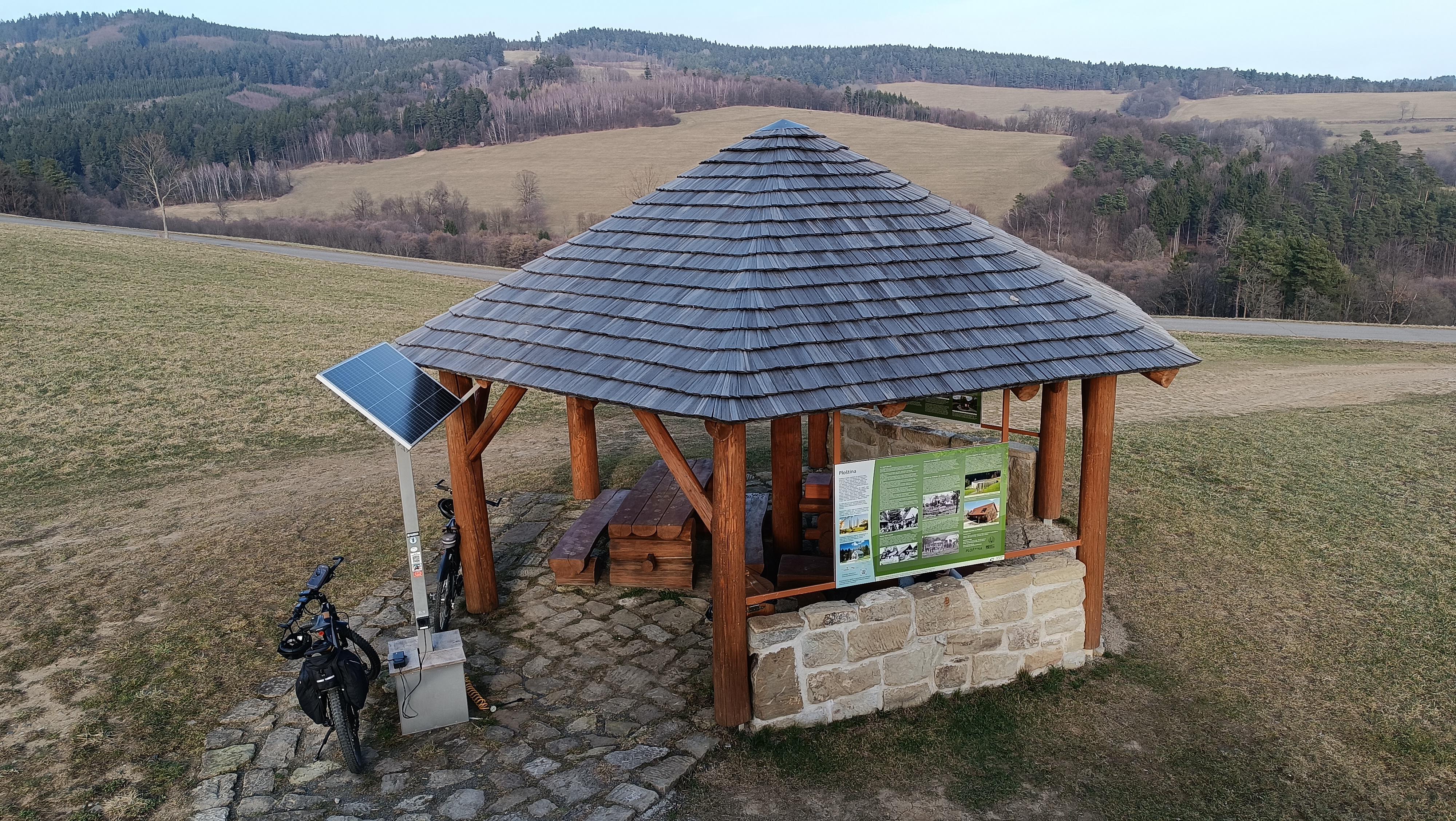 Nabíjecí zásuvka pro elektrokola