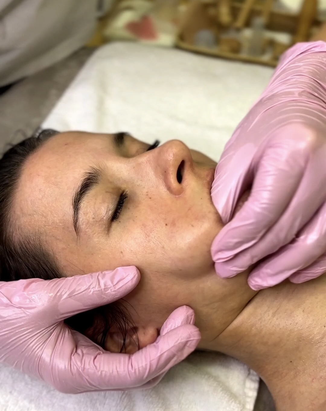 Liftingové masáže obličeje