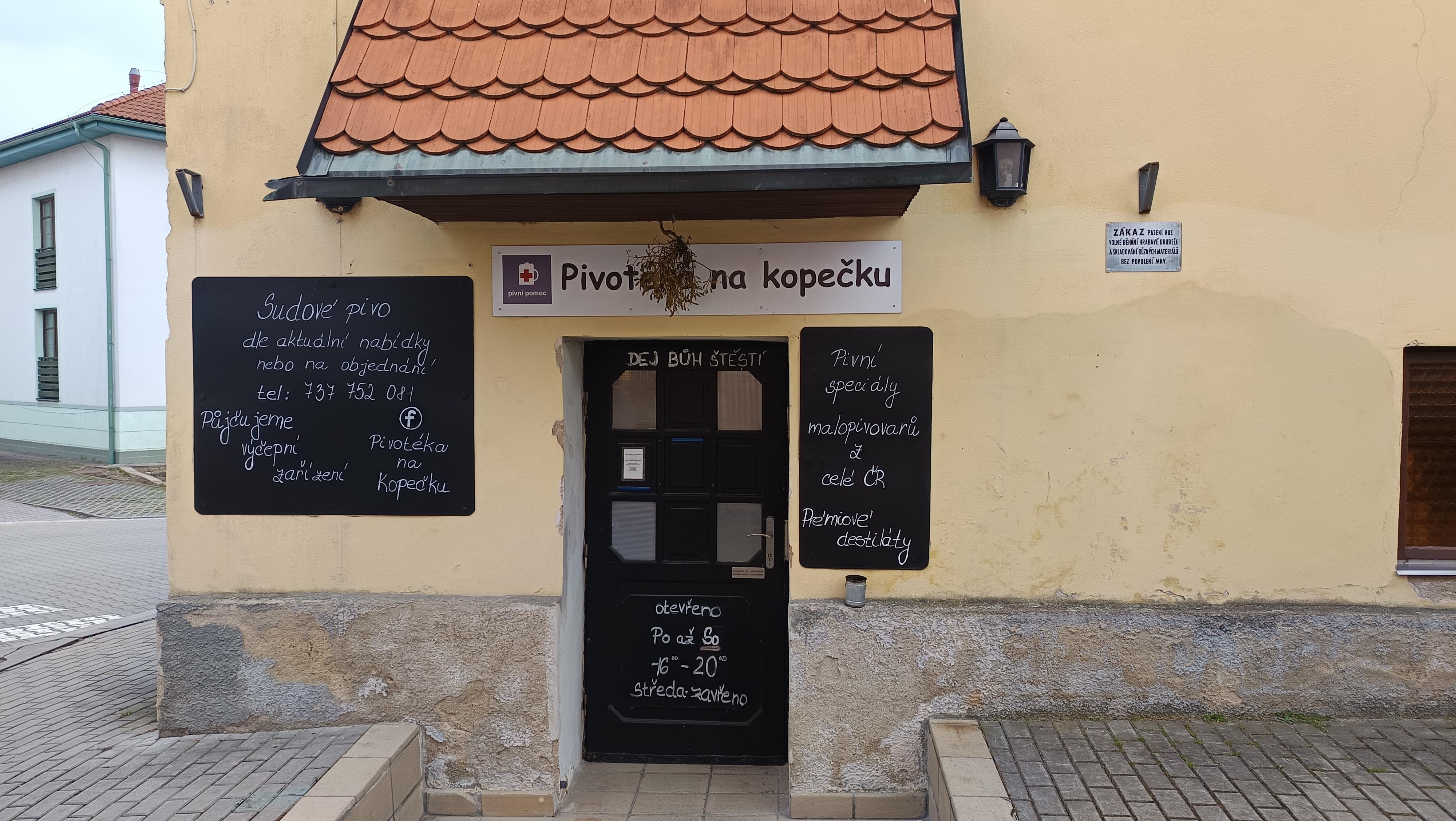 Pivotéka na kopečku foto 4