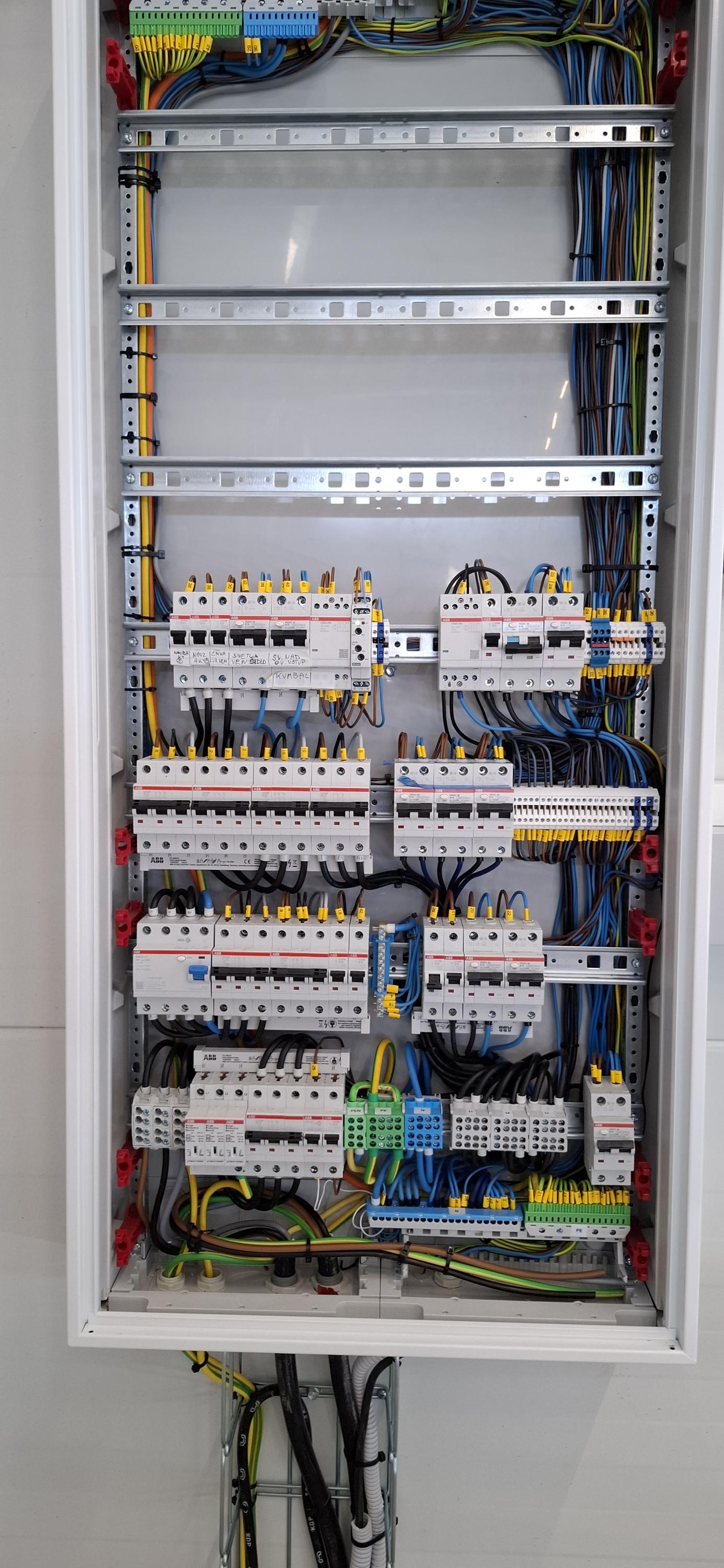 SIMONELEKTRO foto 3