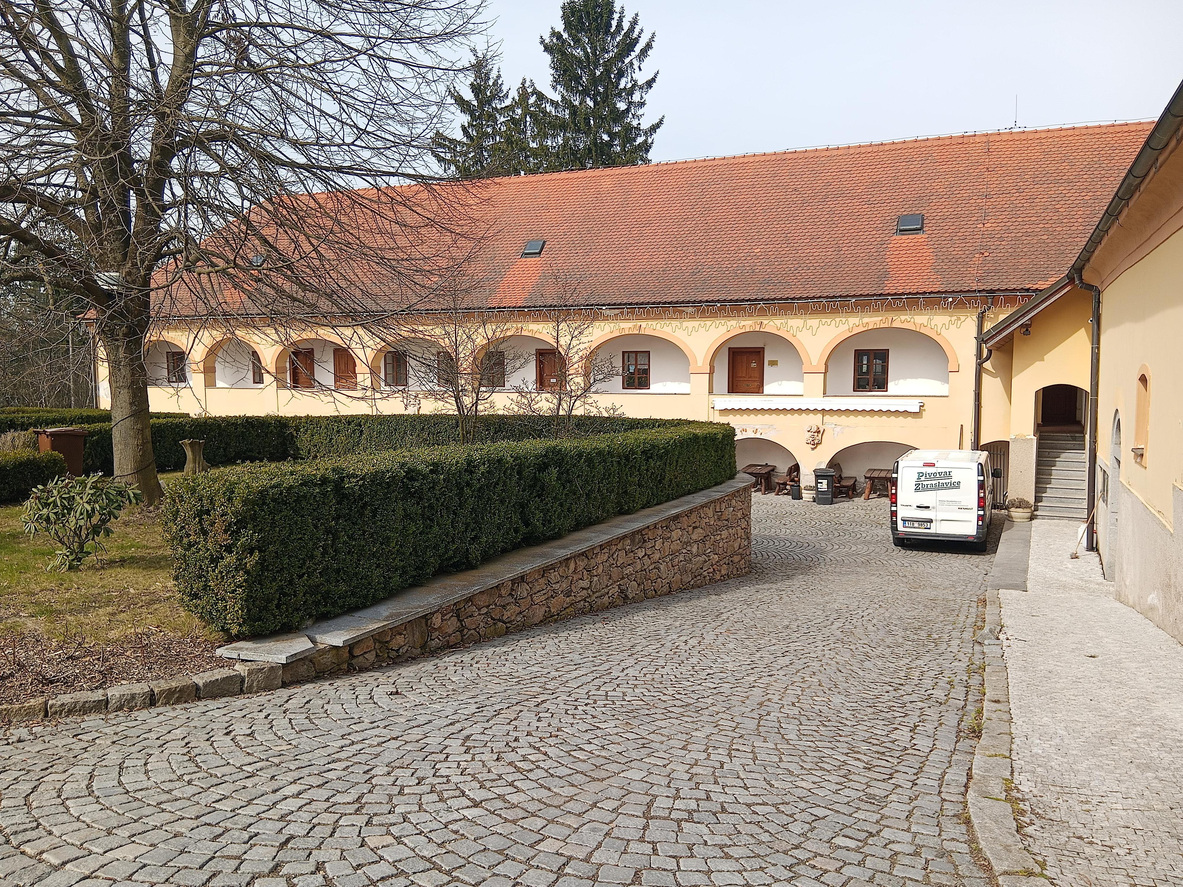 Zámecký Pivovar Zbraslavice foto 2