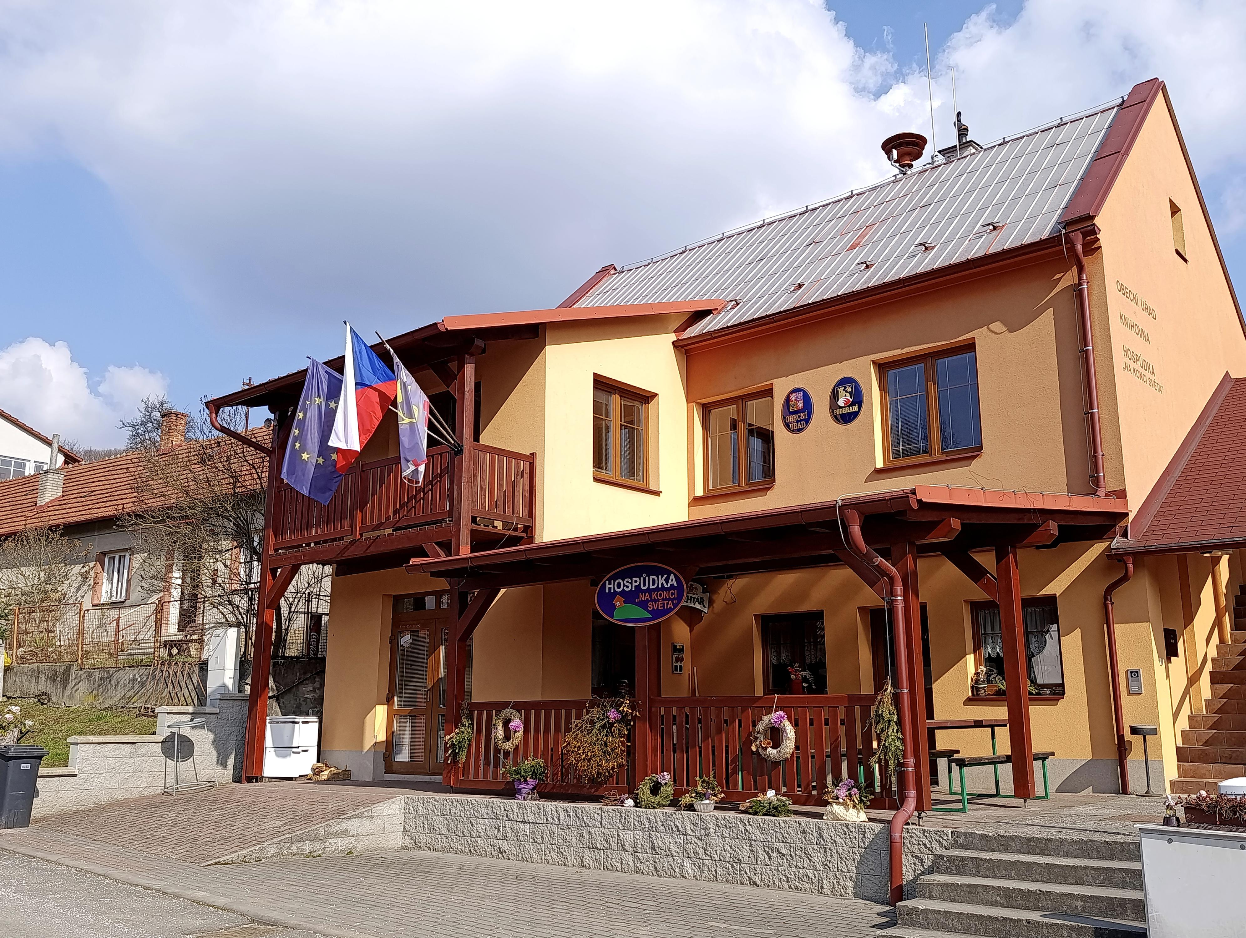 Podhradí - obecní úřad foto 5