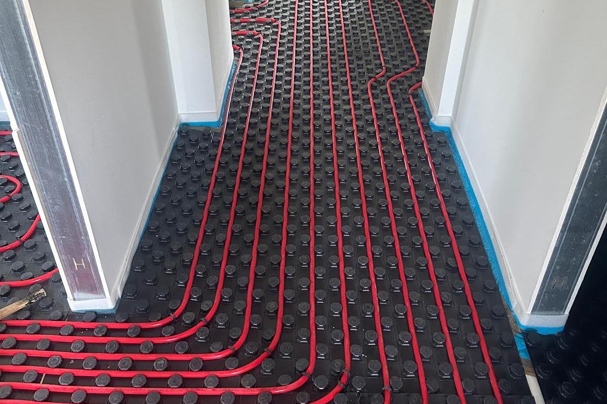 Teplovodní podlahové topení - pro moderní bydlení