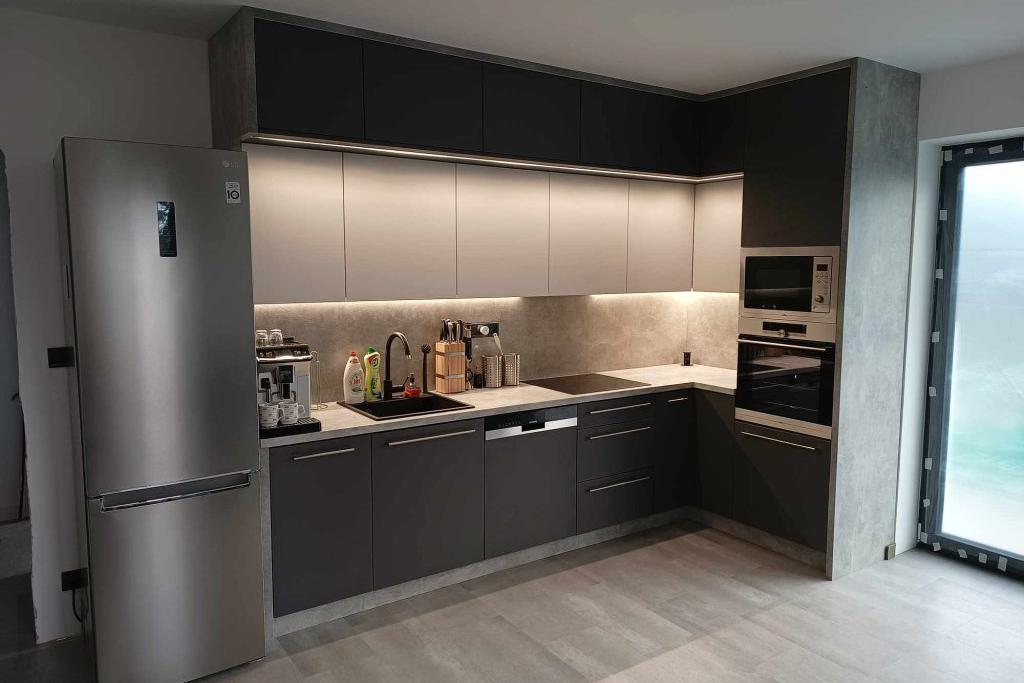 kuchyně,jídelní stoly , kuchyňské židle