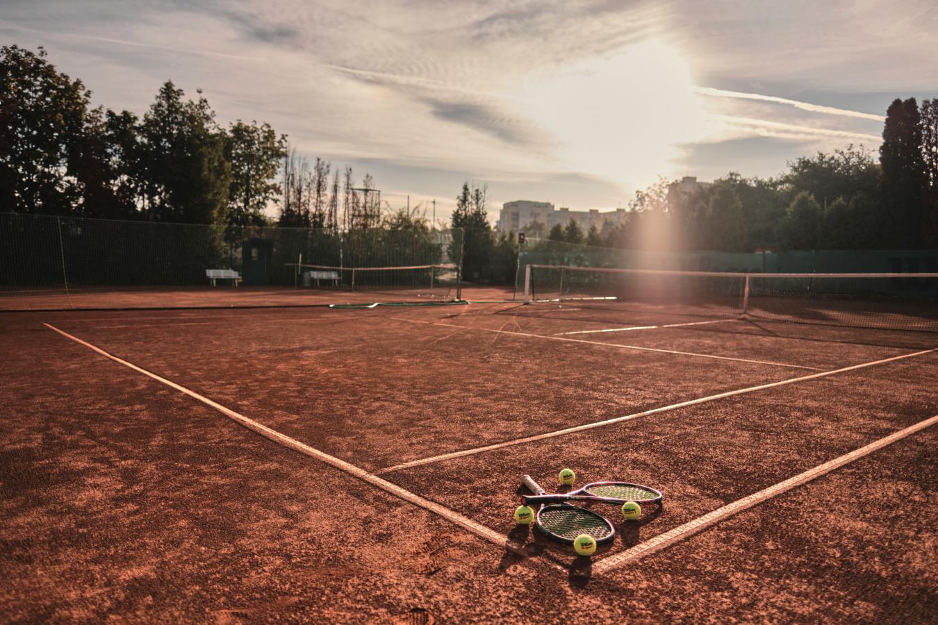 TENIS CENTRUM TEMPO, Tenisové kurty a haly