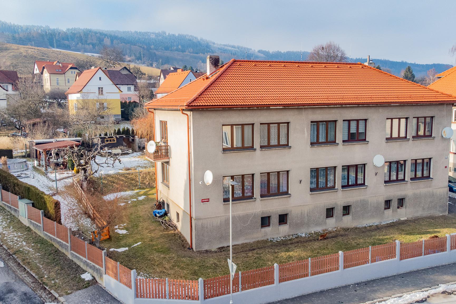 Prodej zděného bytu 3+1 s vlastní zahrádkou v Suši