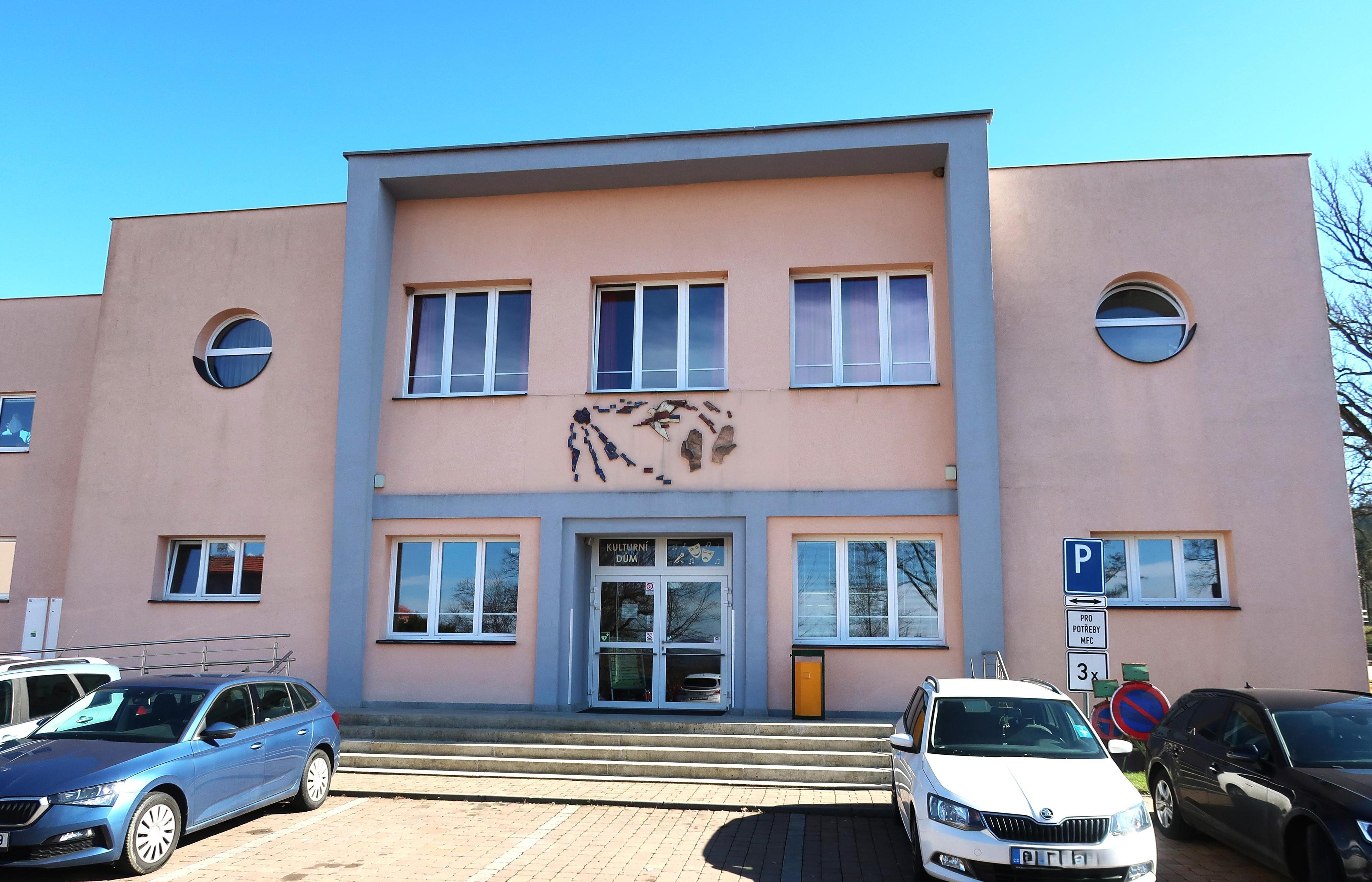 Kulturní dům a Multifunkční centrum Březová foto 6