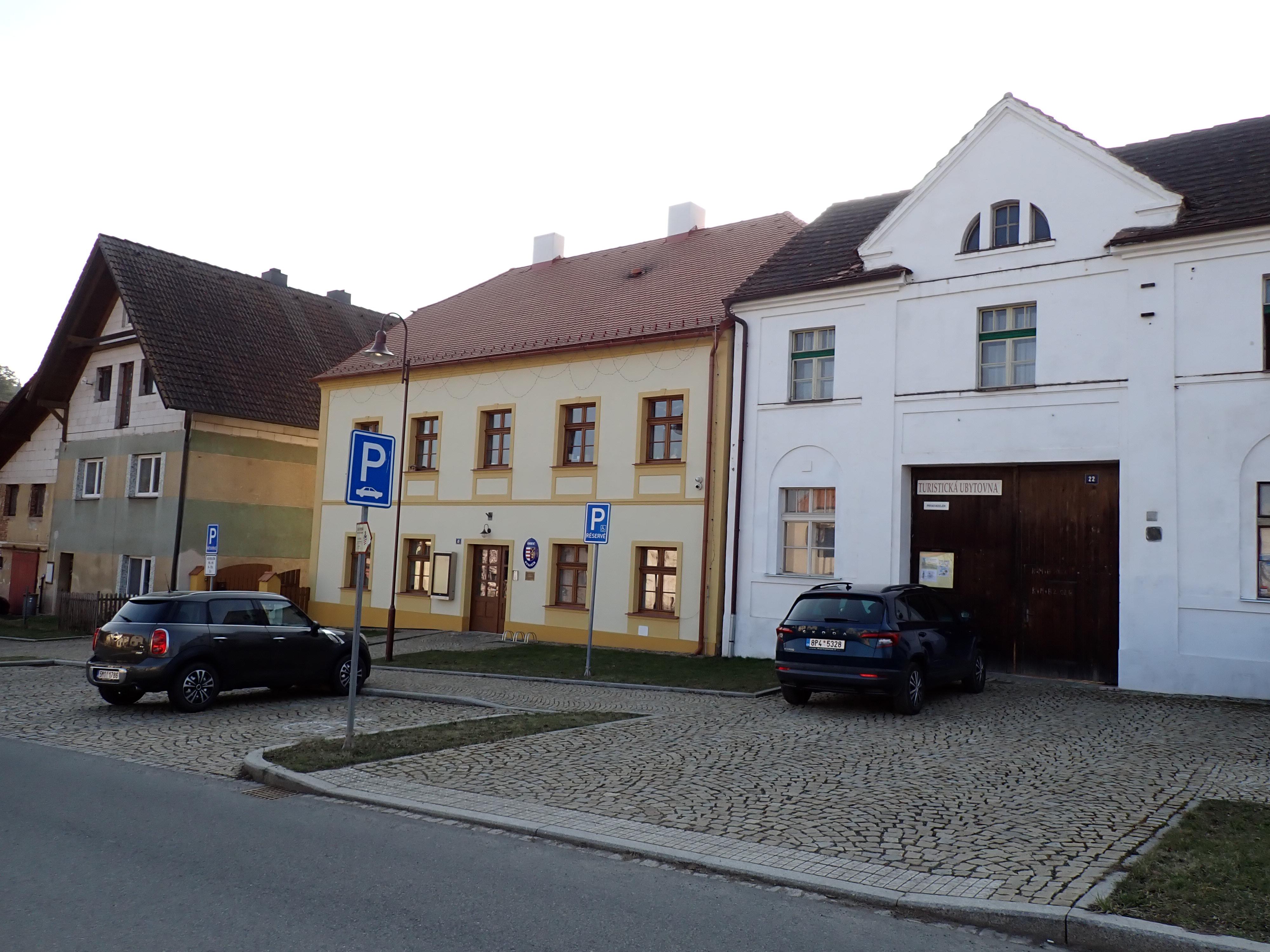 Svojšín - obecní úřad foto 5