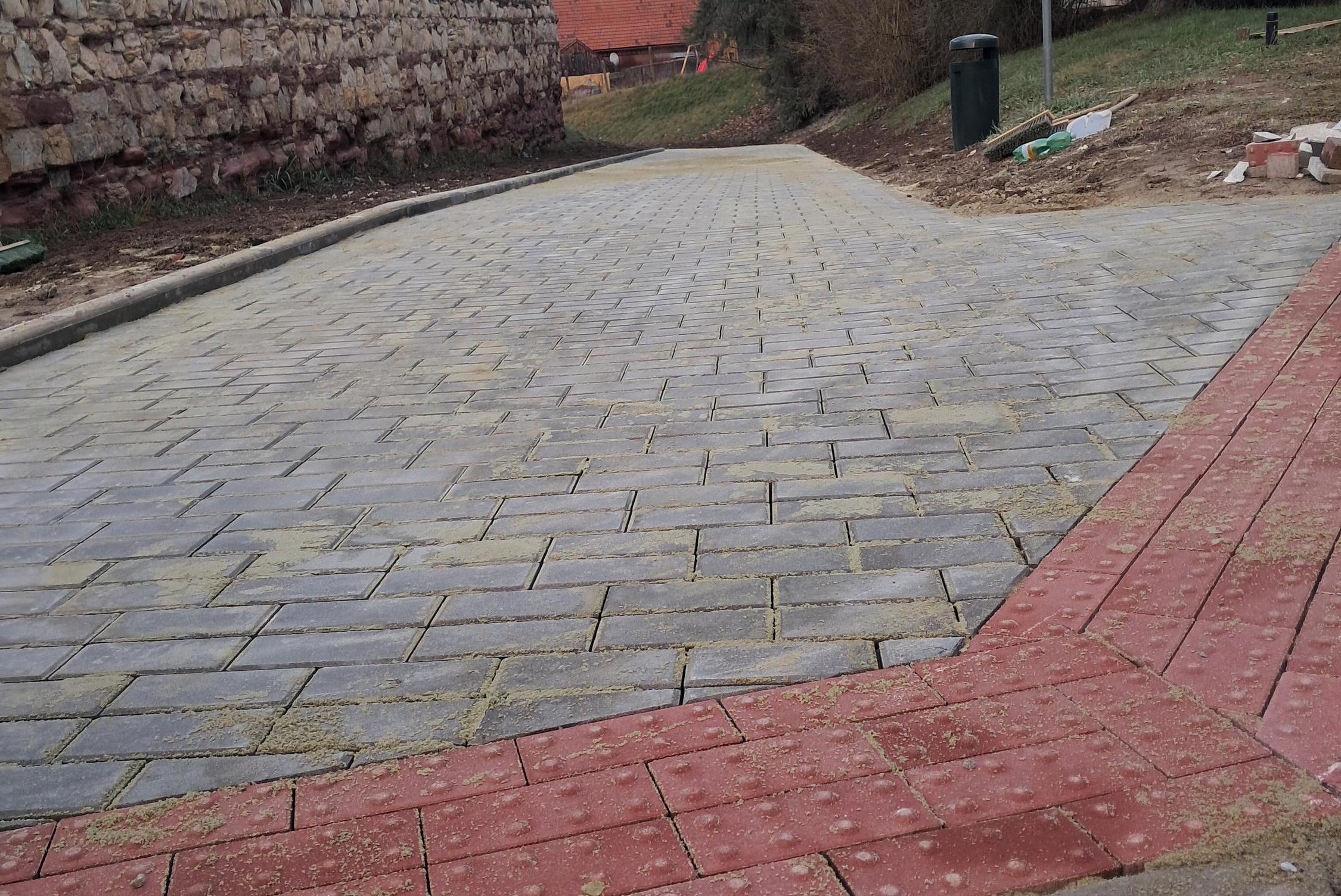 Robert Lange - pokládka zámkové dlažby