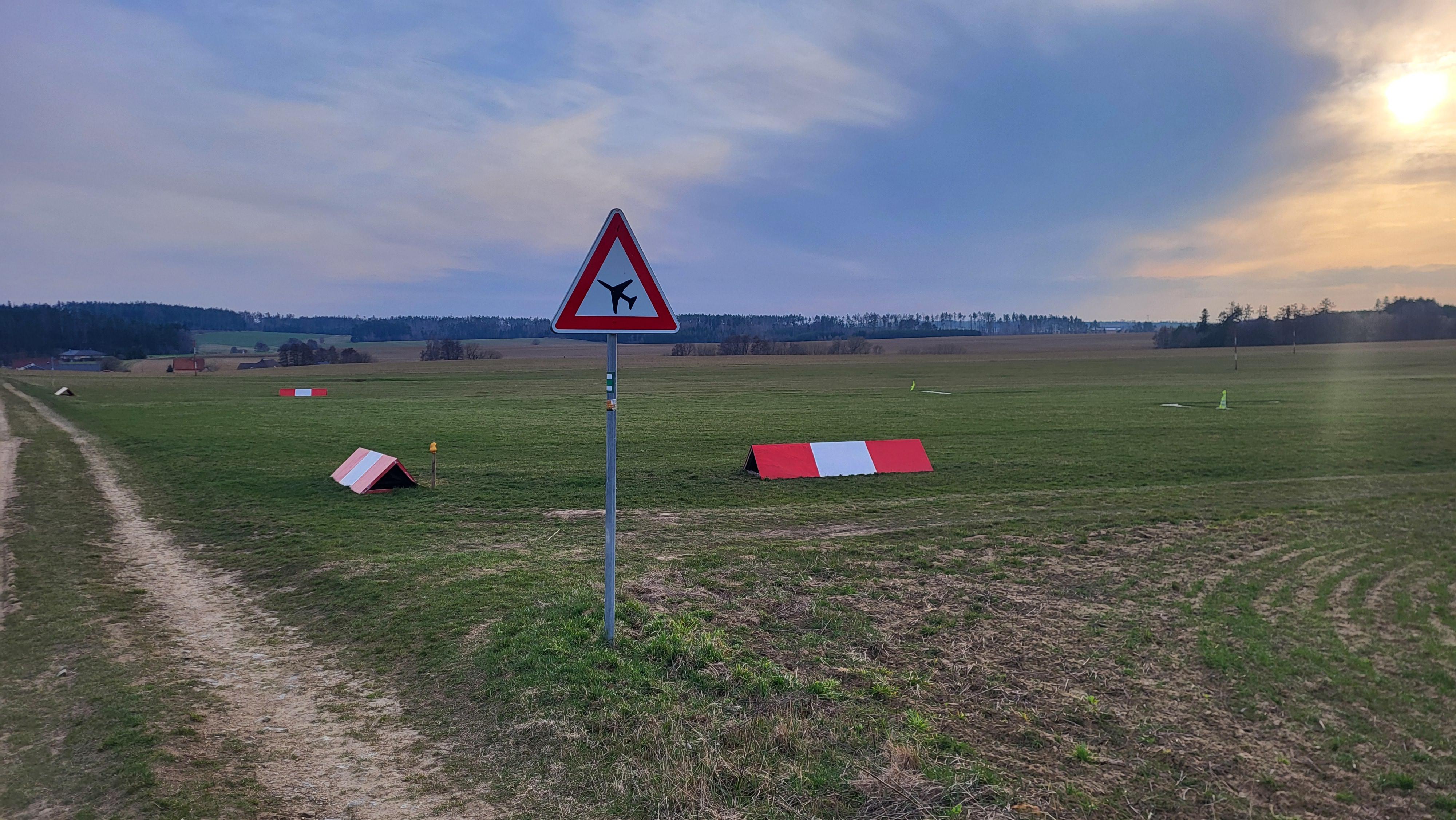 Letiště Březí foto 6