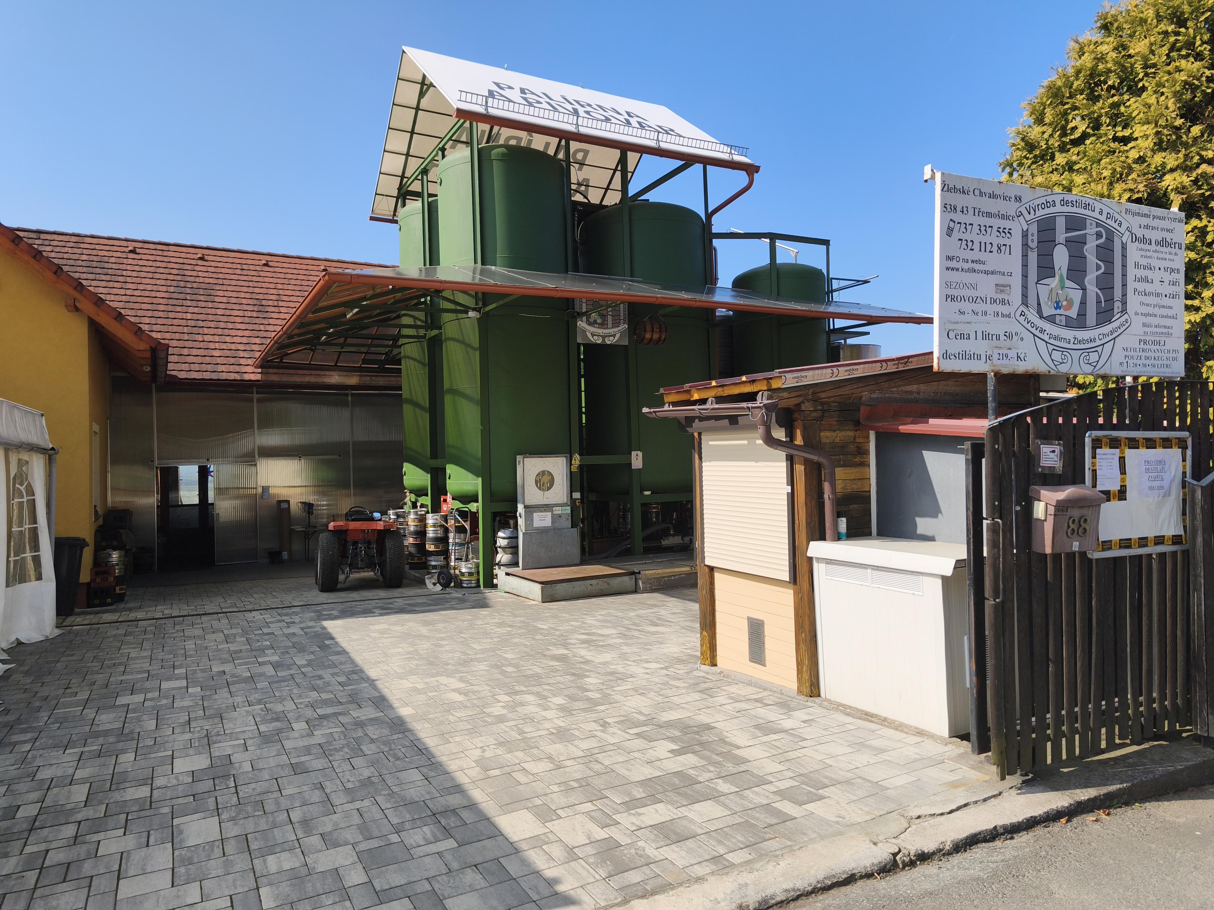 Pivovar a palírna Žlebské Chvalovice foto 6
