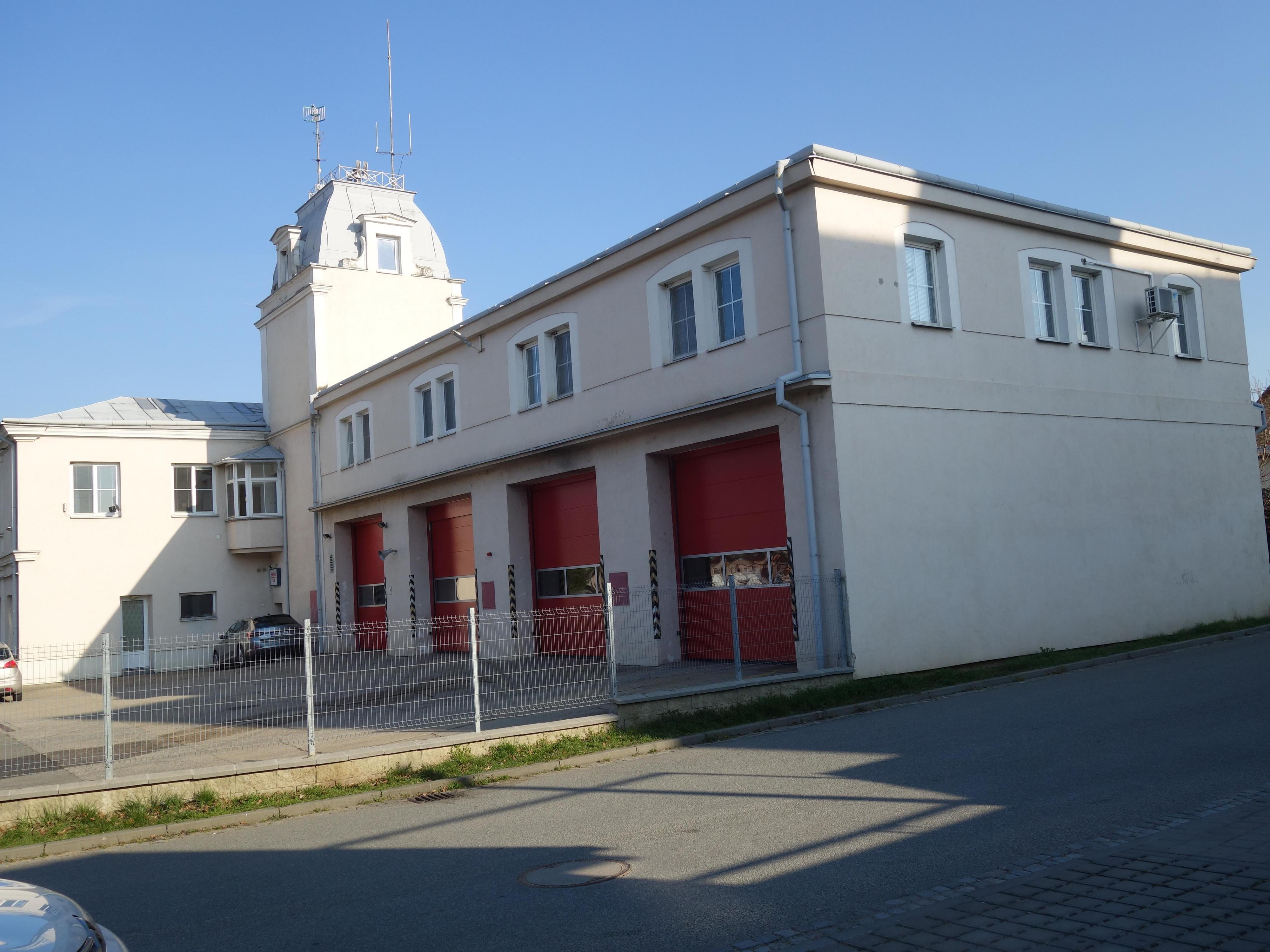 Hasičský záchranný sbor Jihomoravského kraje - Požární stanice Hustopeče foto 2