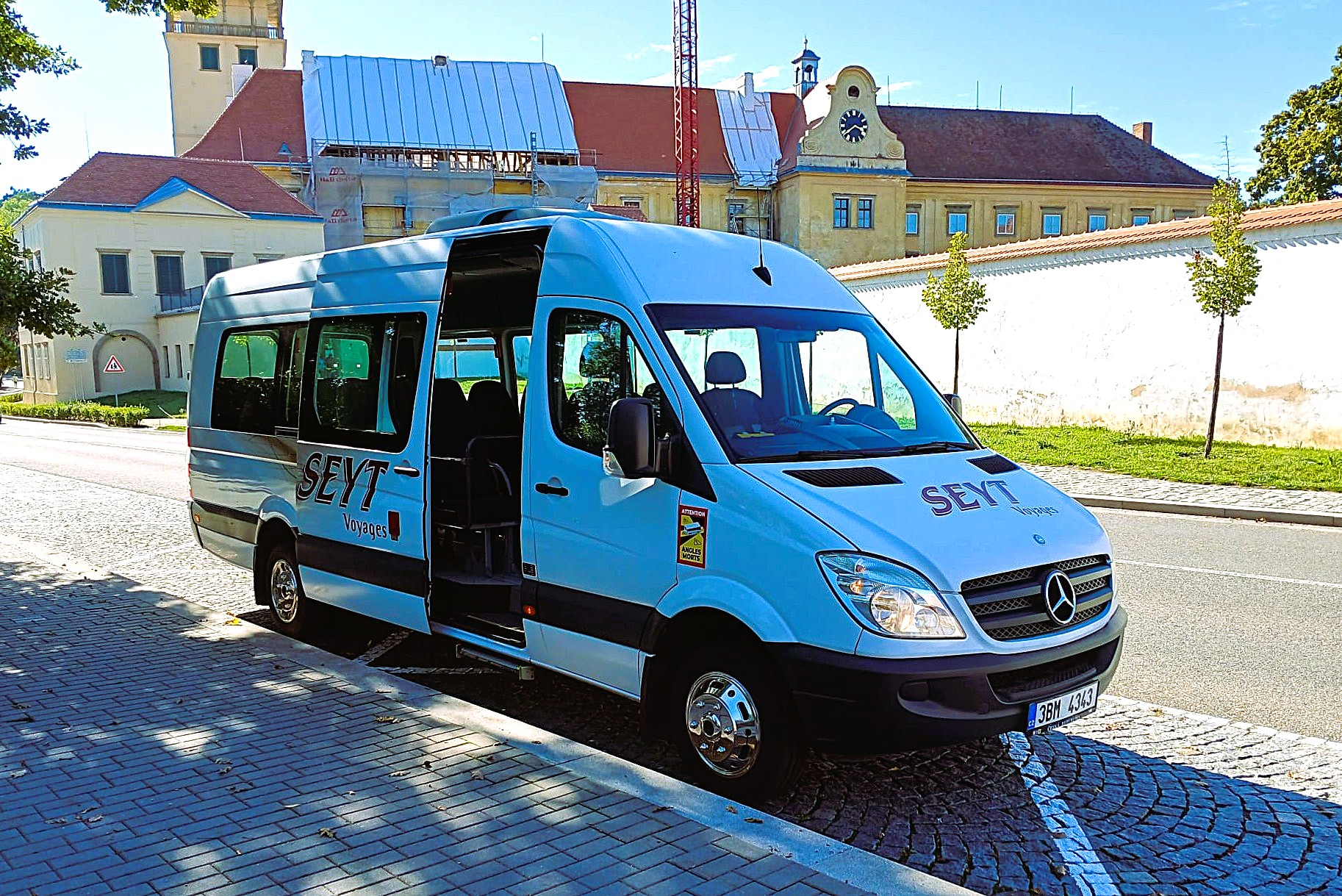 Autobusová a mikrobusová doprava - Kamil Horník - HOKATRANS foto 2