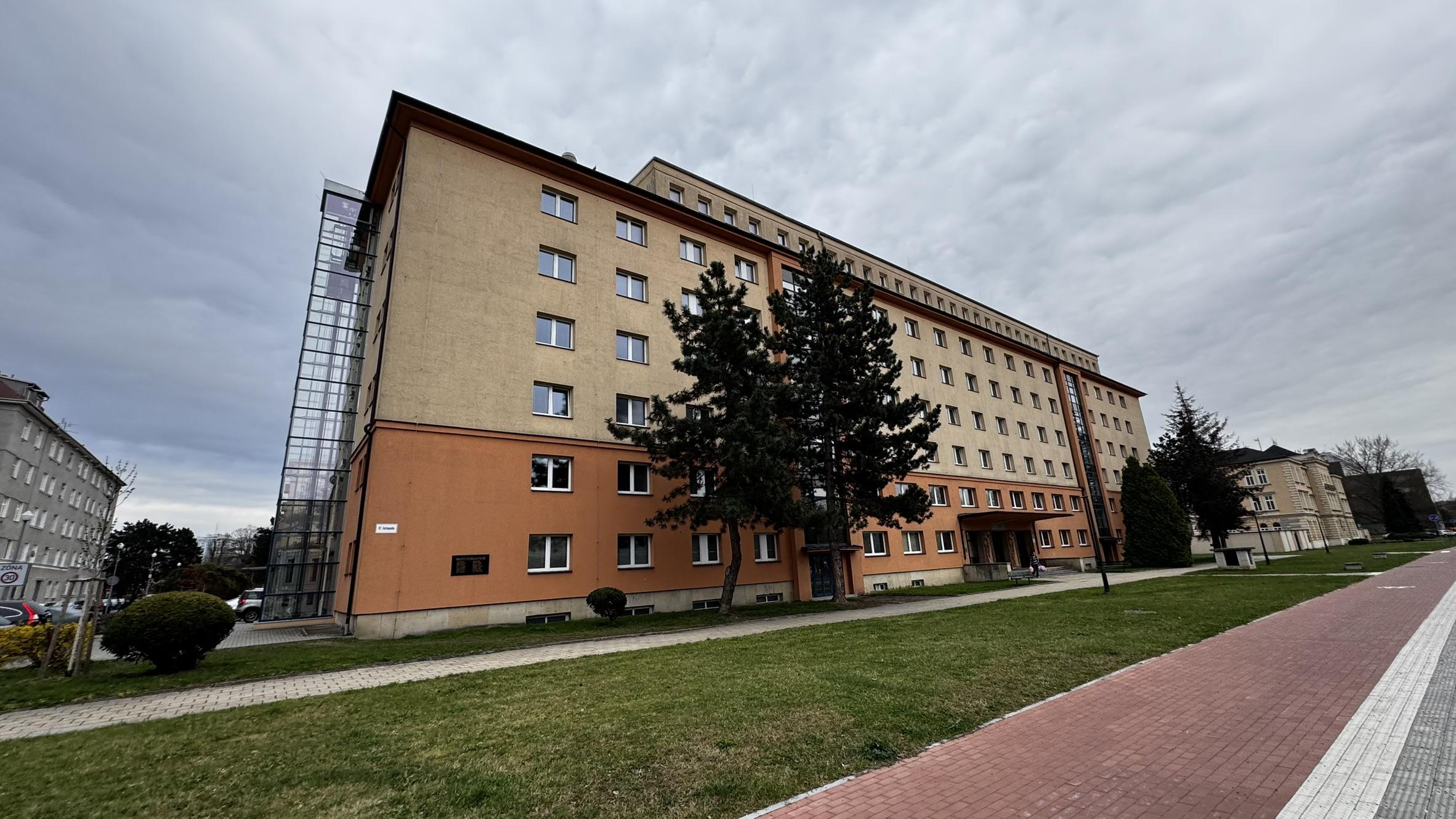 Kolej 17. listopadu foto 3