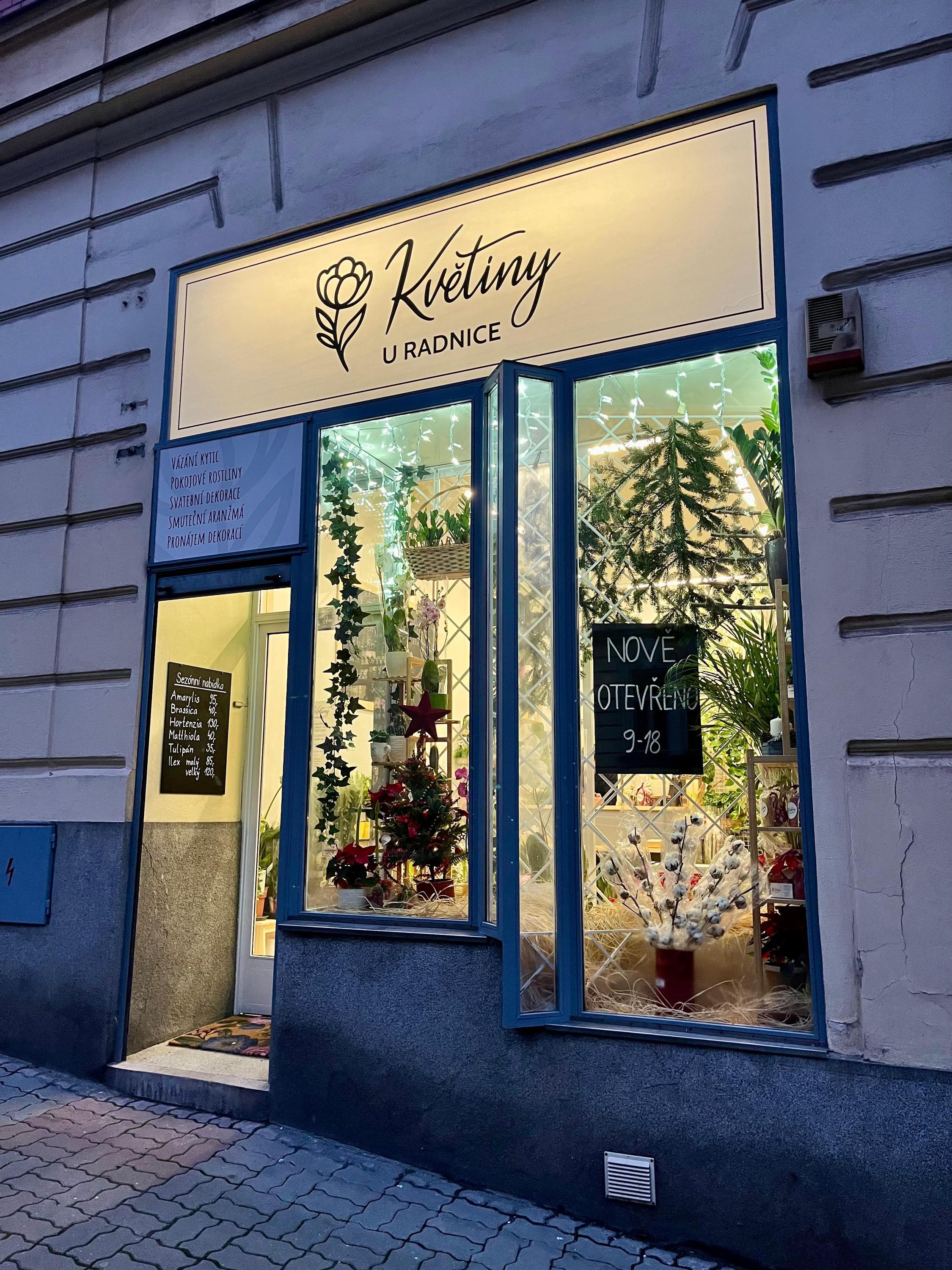 Květiny u radnice foto 1