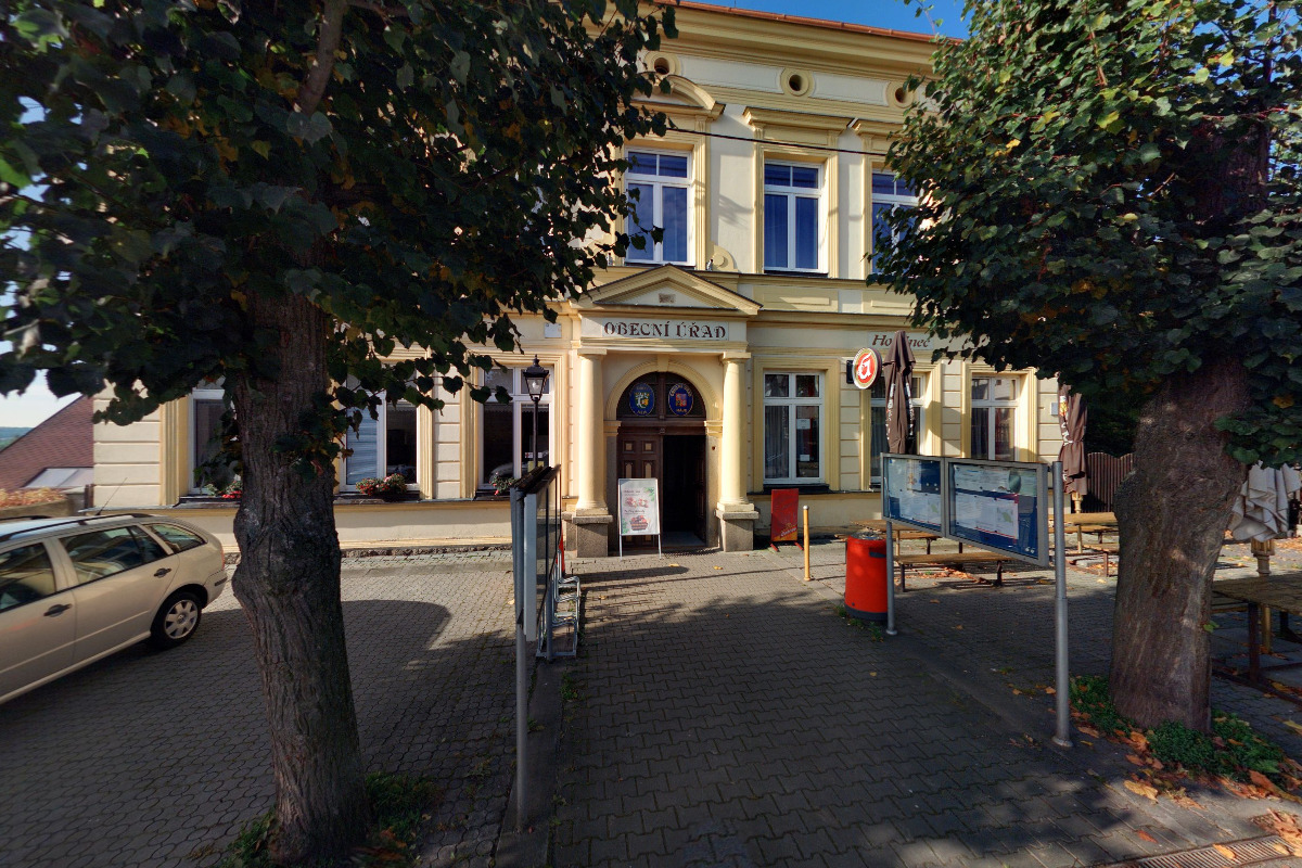 Háje - obecní úřad foto 2