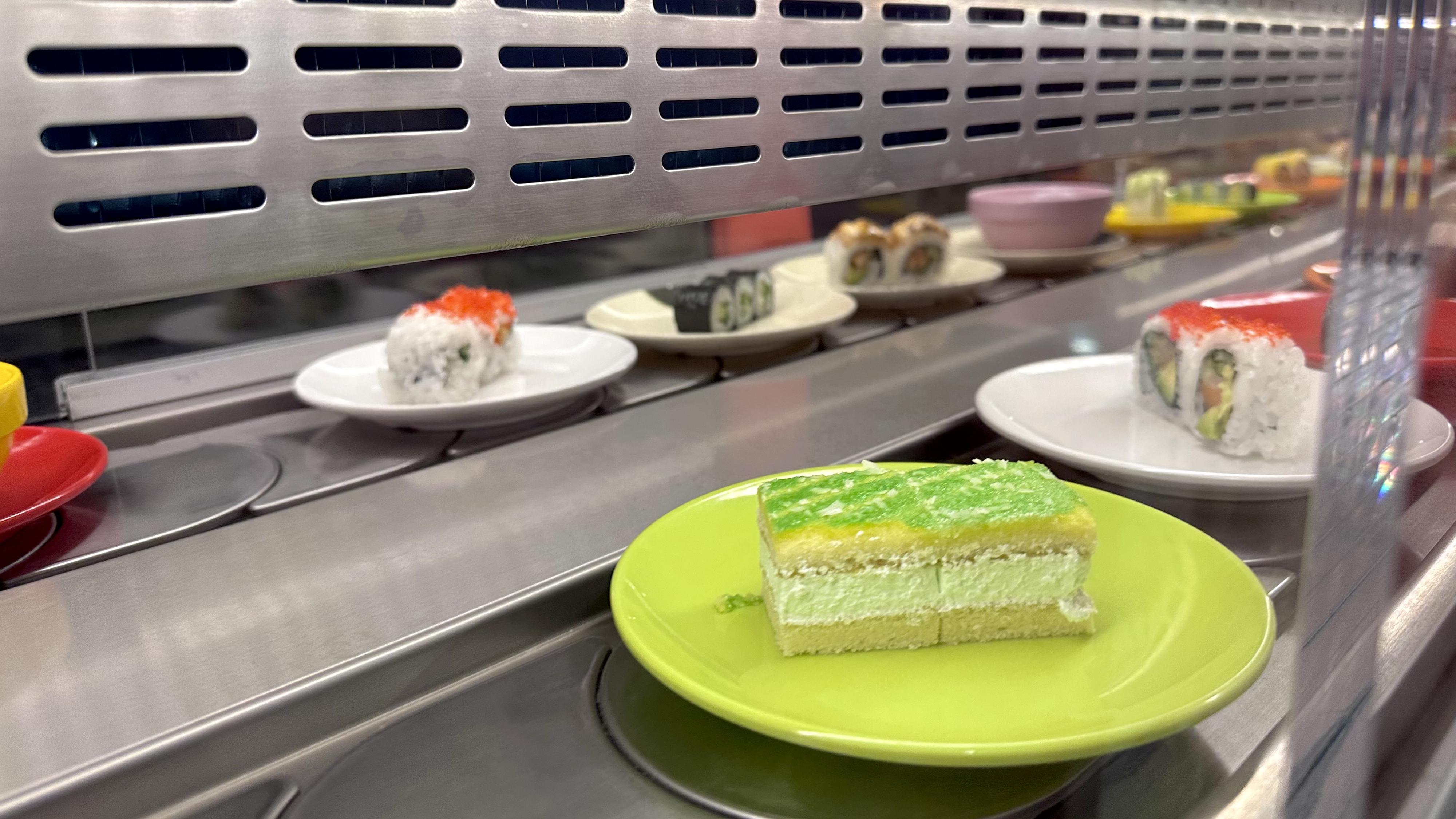 Koinobori Running Sushi foto 2