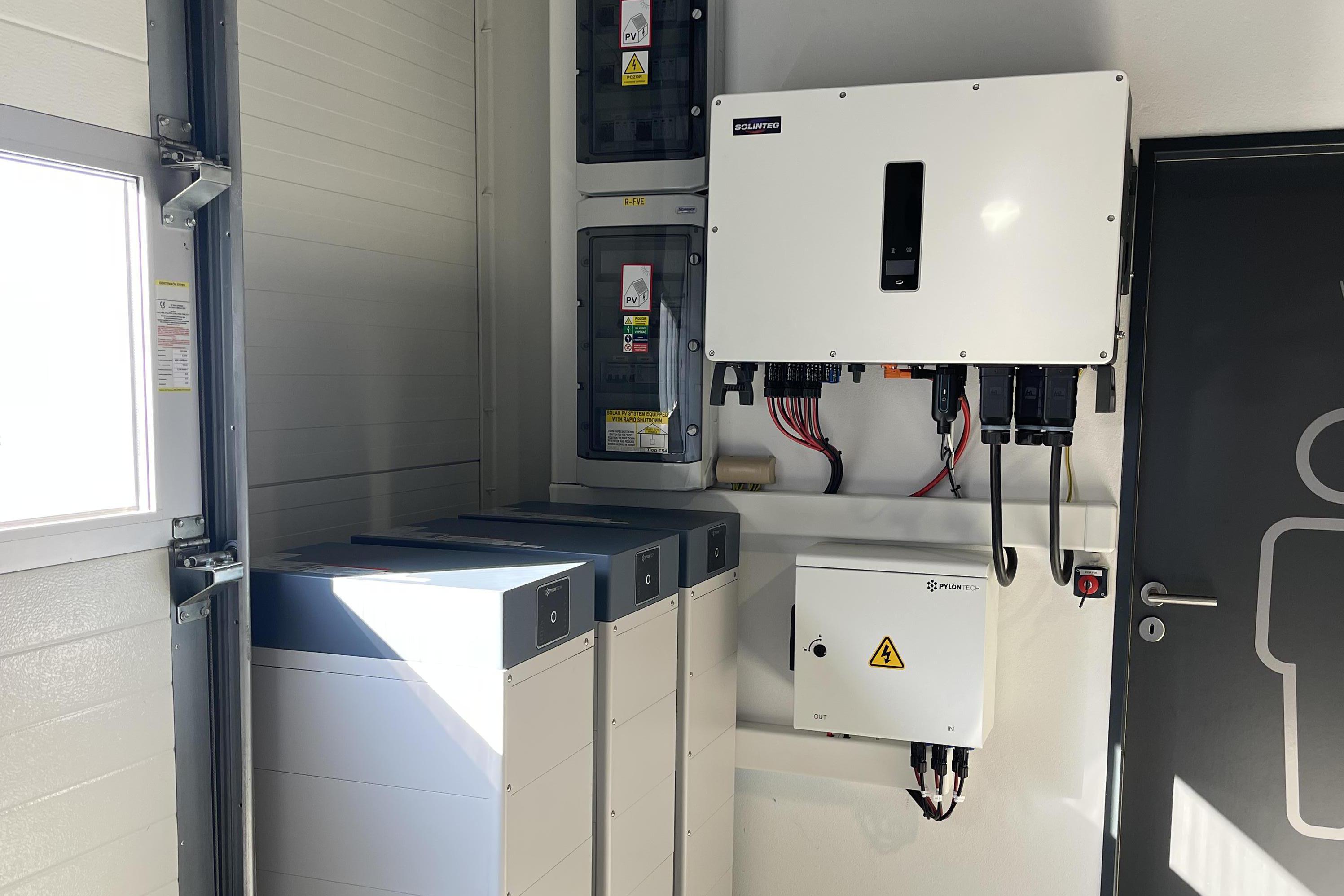 Kompletní servis fotovoltaických elektráren