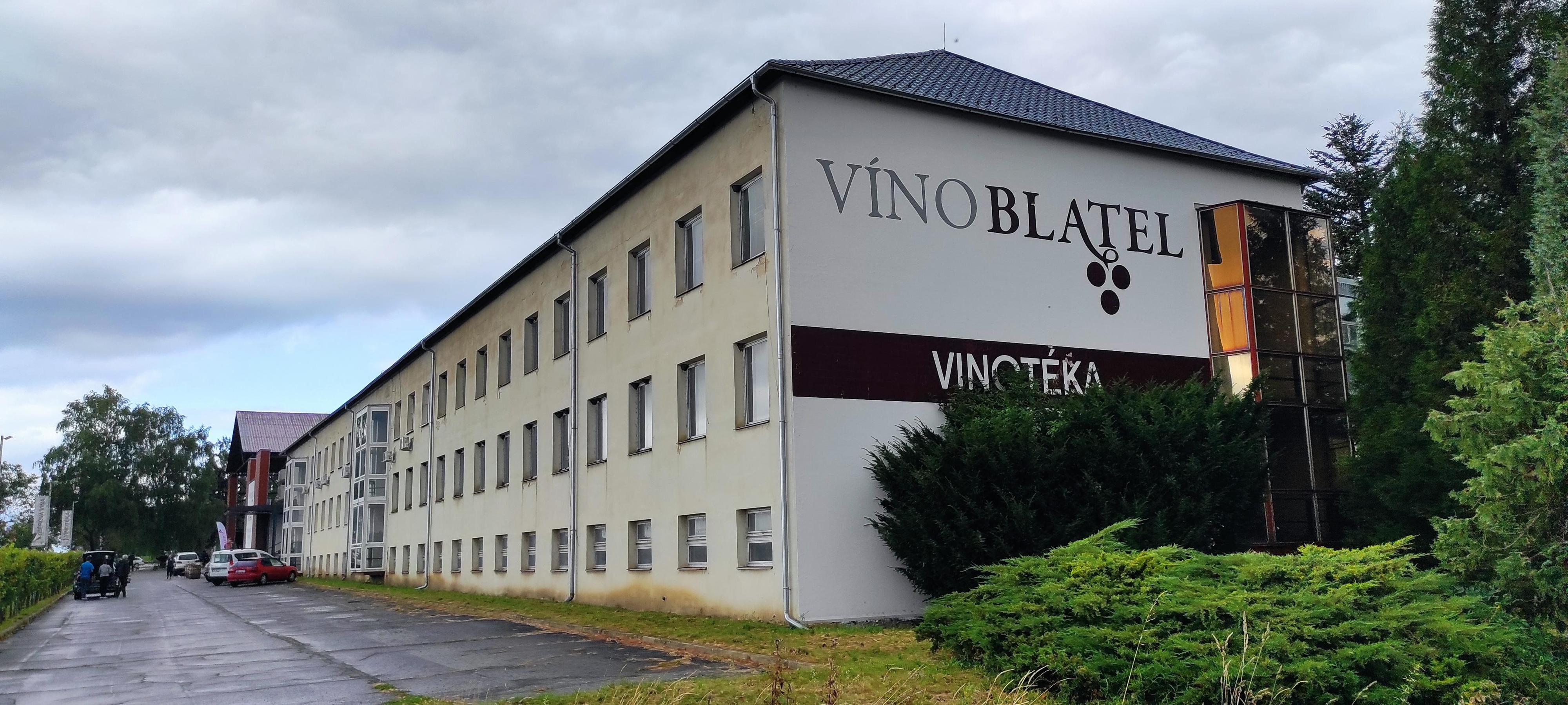 Vinotéka Víno Blatel foto 5