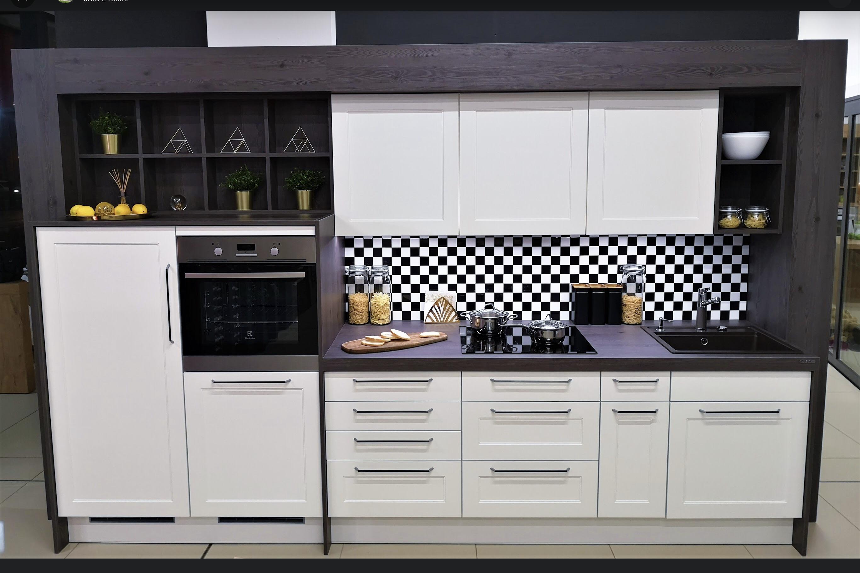 Výprodejová kuchyňská sestava Clasico