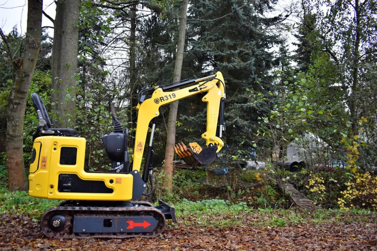 Minibagr-studenec.cz