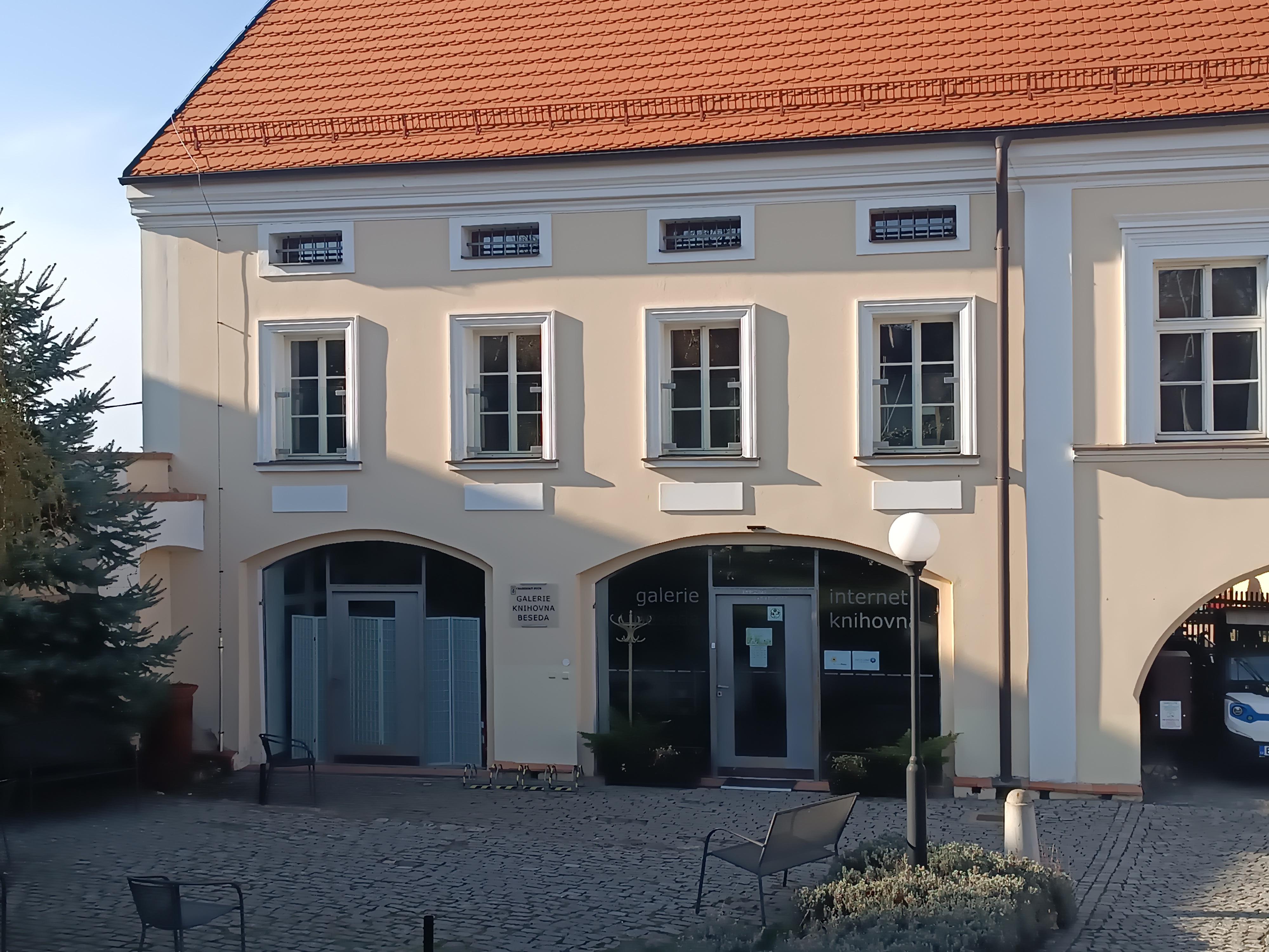 Místní knihovna Praha - Dolní Chabry foto 2