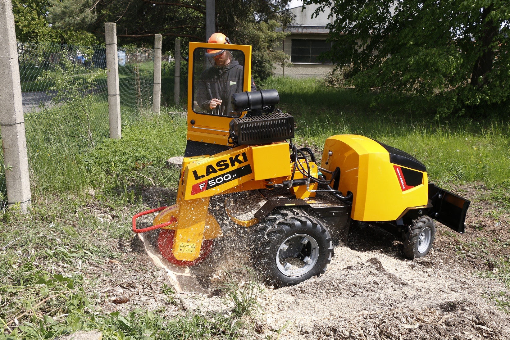 Výškové práce autoplošinou Meky foto 4