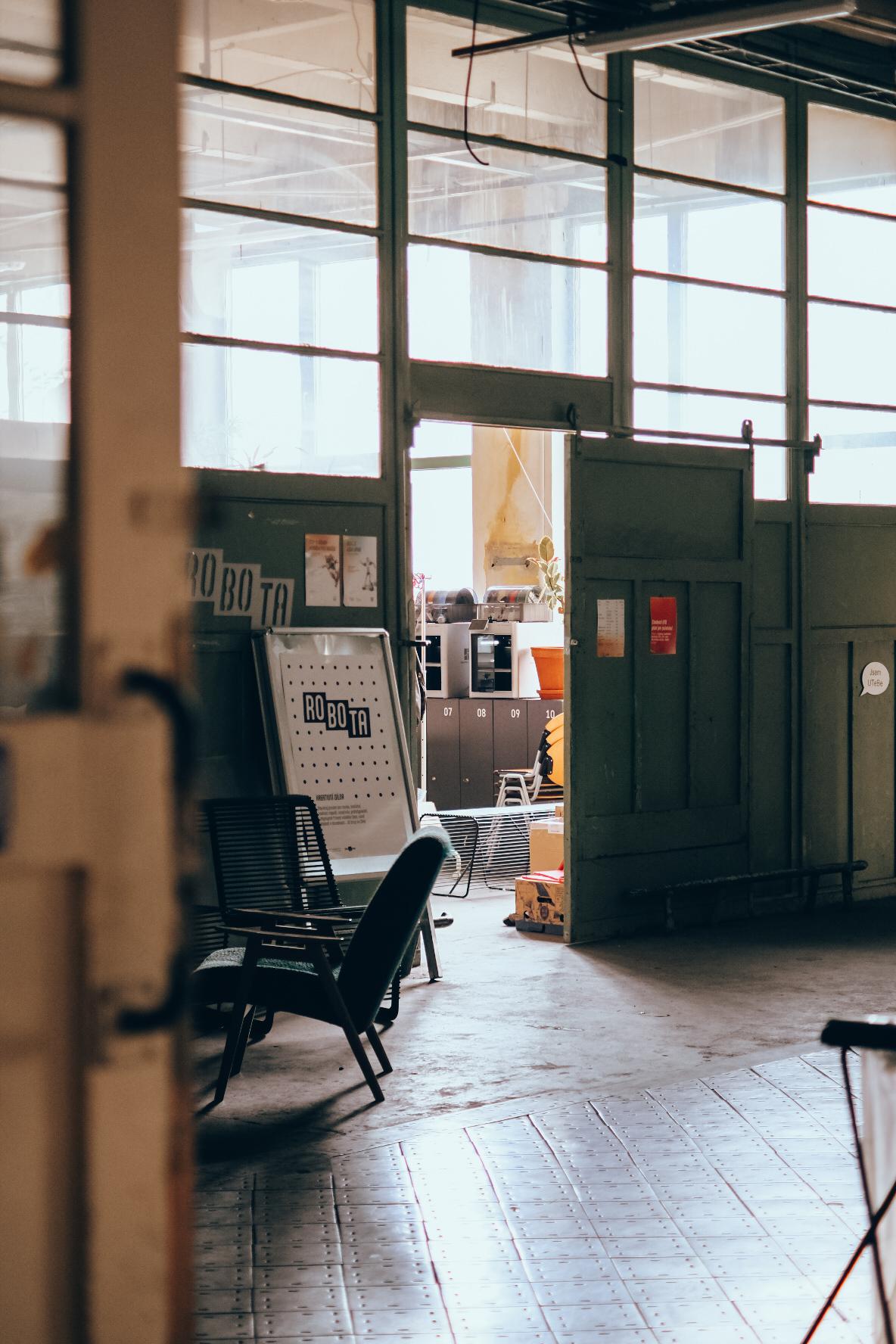ROBOTA foto 2