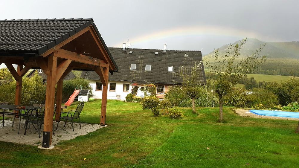 Chaloupka na vršku foto 2