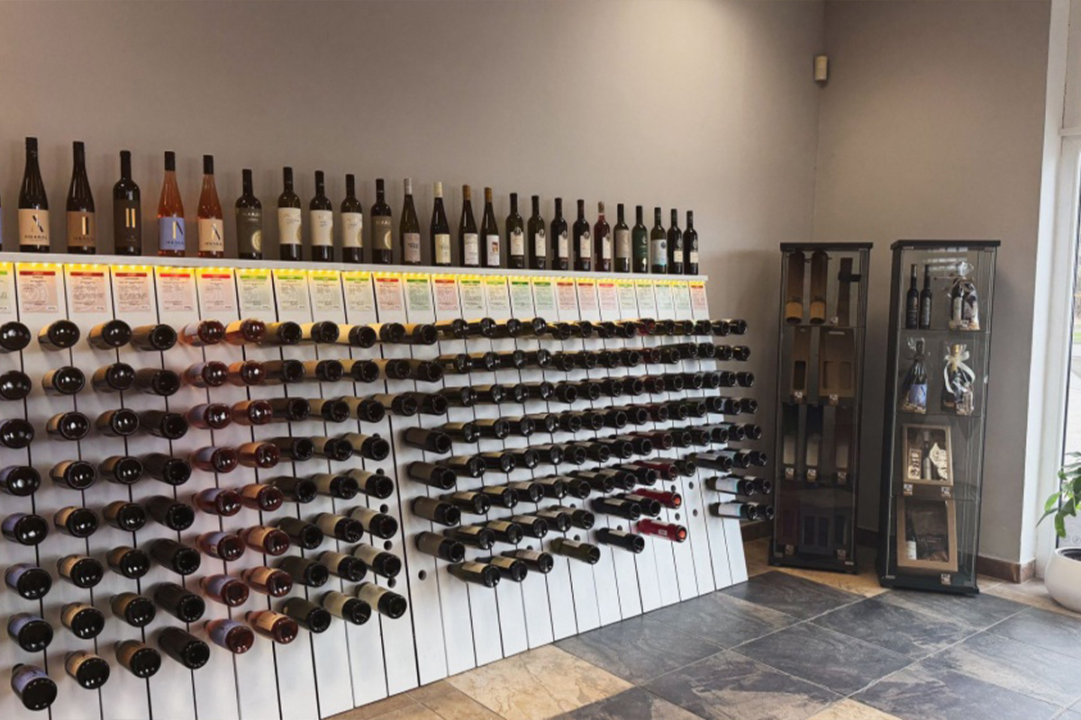 Naše Vinotéka - víno se zárukou foto 4