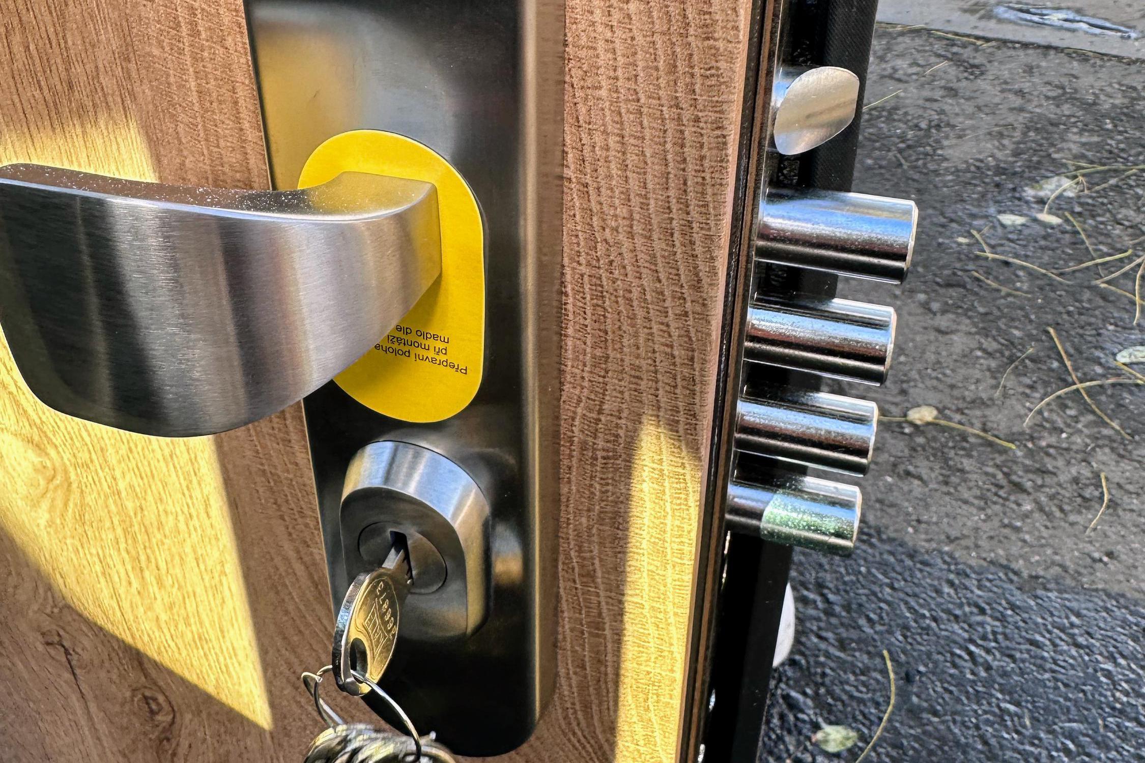 BEZPEČNOSTNÍ DVEŘE - Pavel Žejdlík