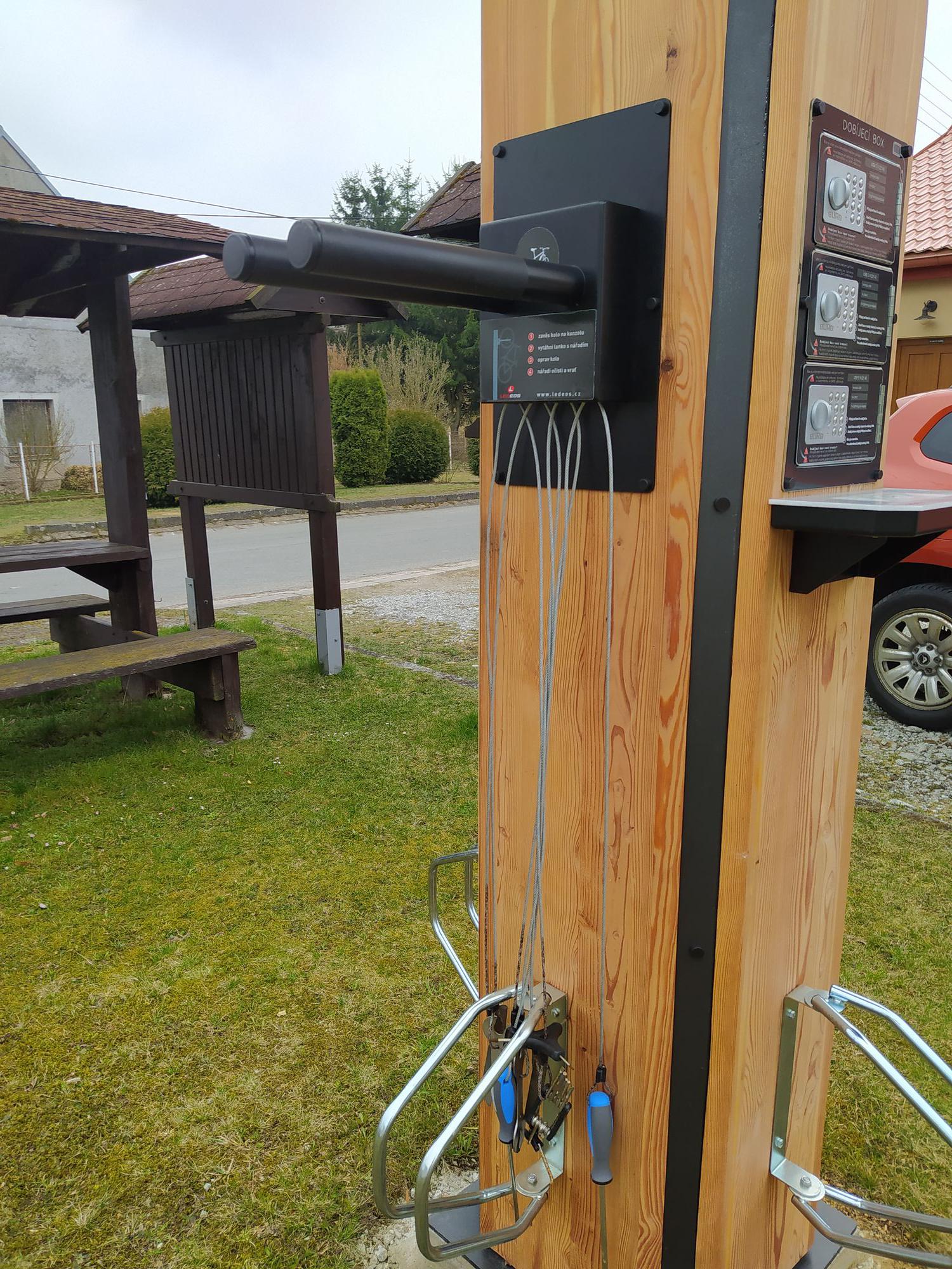 Dobíjecí stanice pro elektrokola foto 2