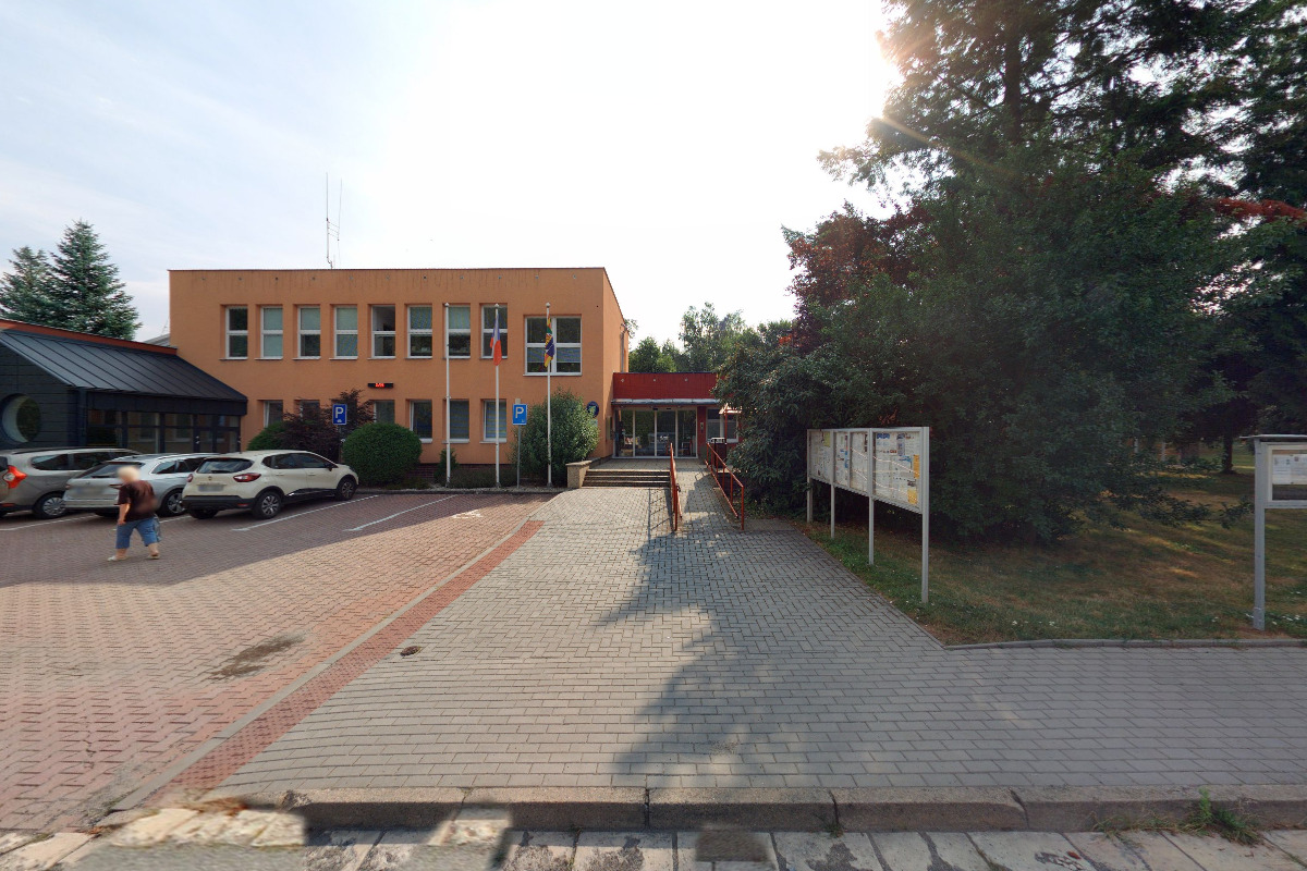 Hlubočky - obecní úřad foto 5