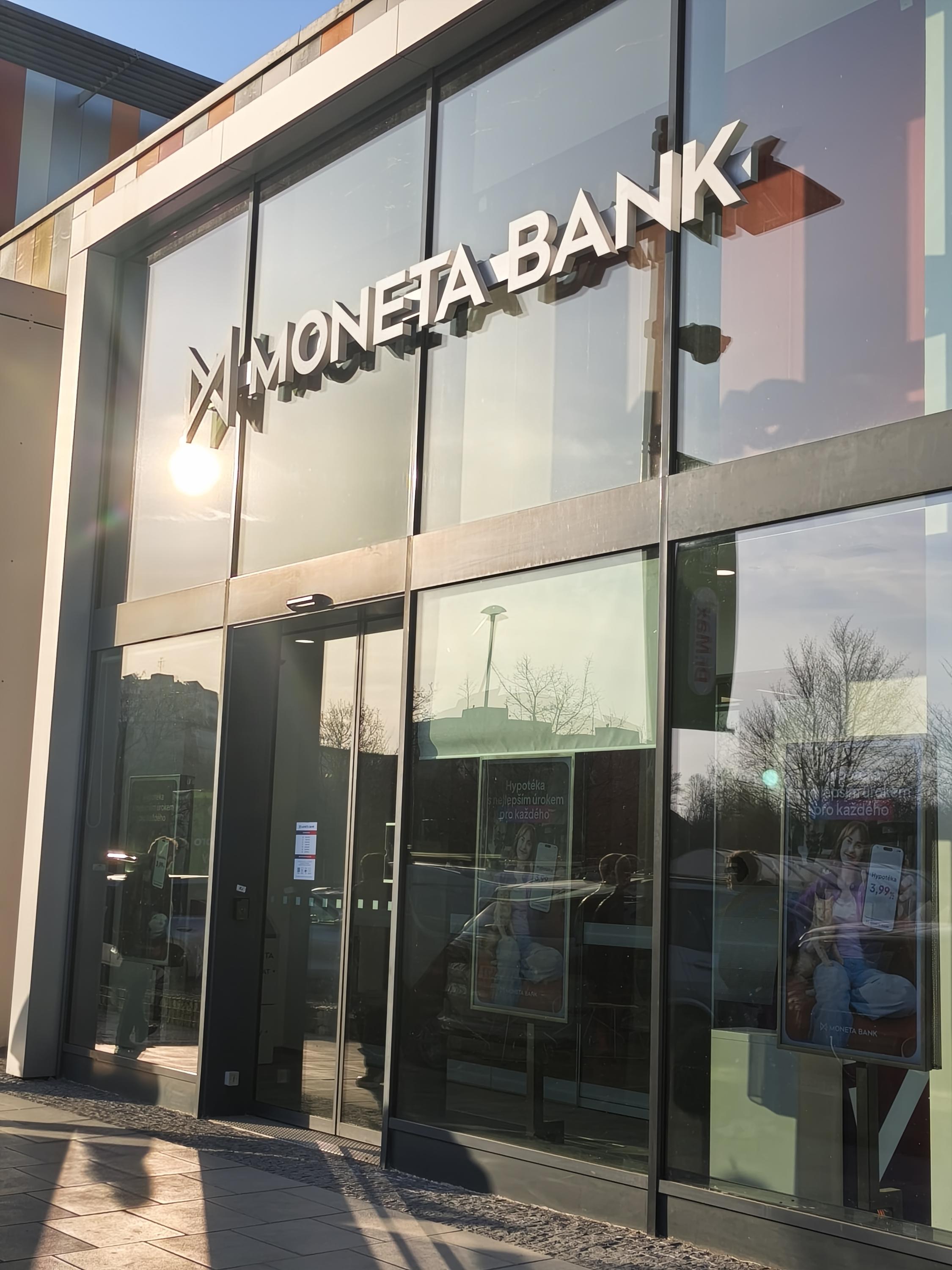 MONETA Money Bank foto 2
