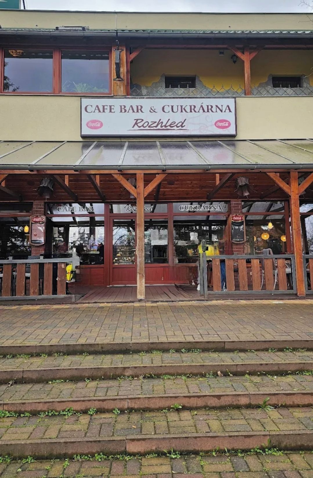 Cafe bar a cukrárna Rozhled foto 2