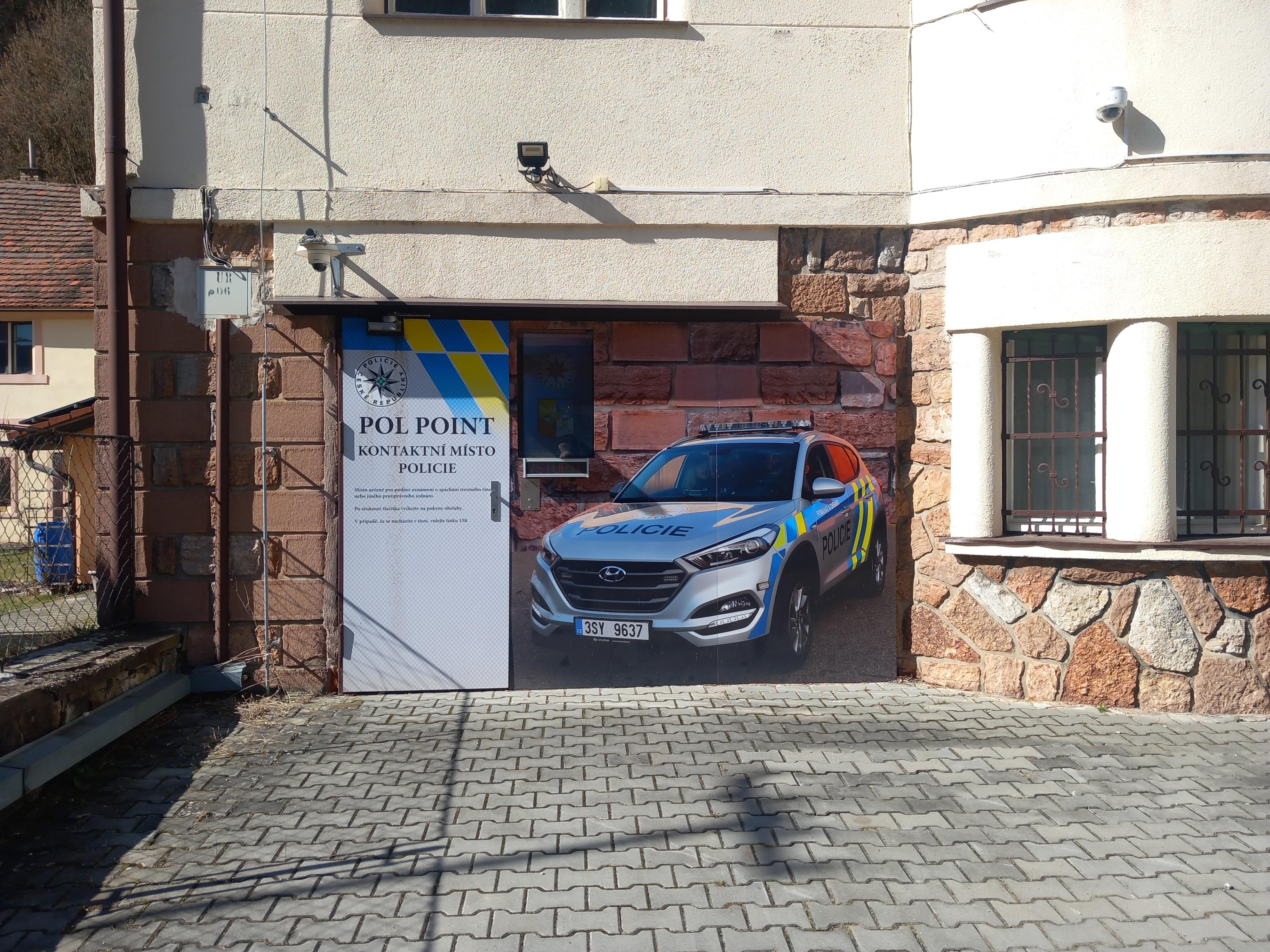 Policie ČR - Obvodní oddělení Karlštejn foto 4