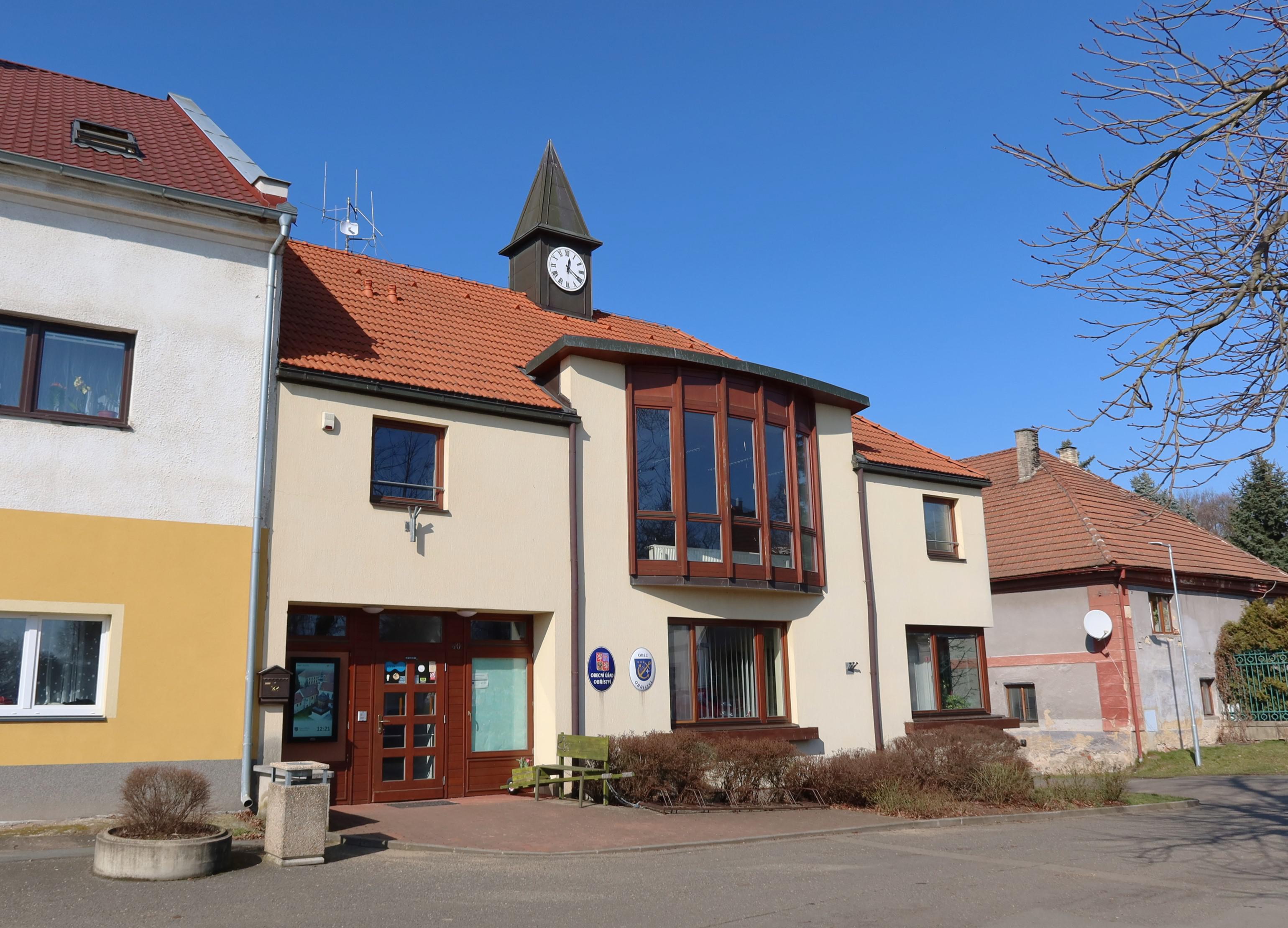Obříství - obecní úřad foto 6