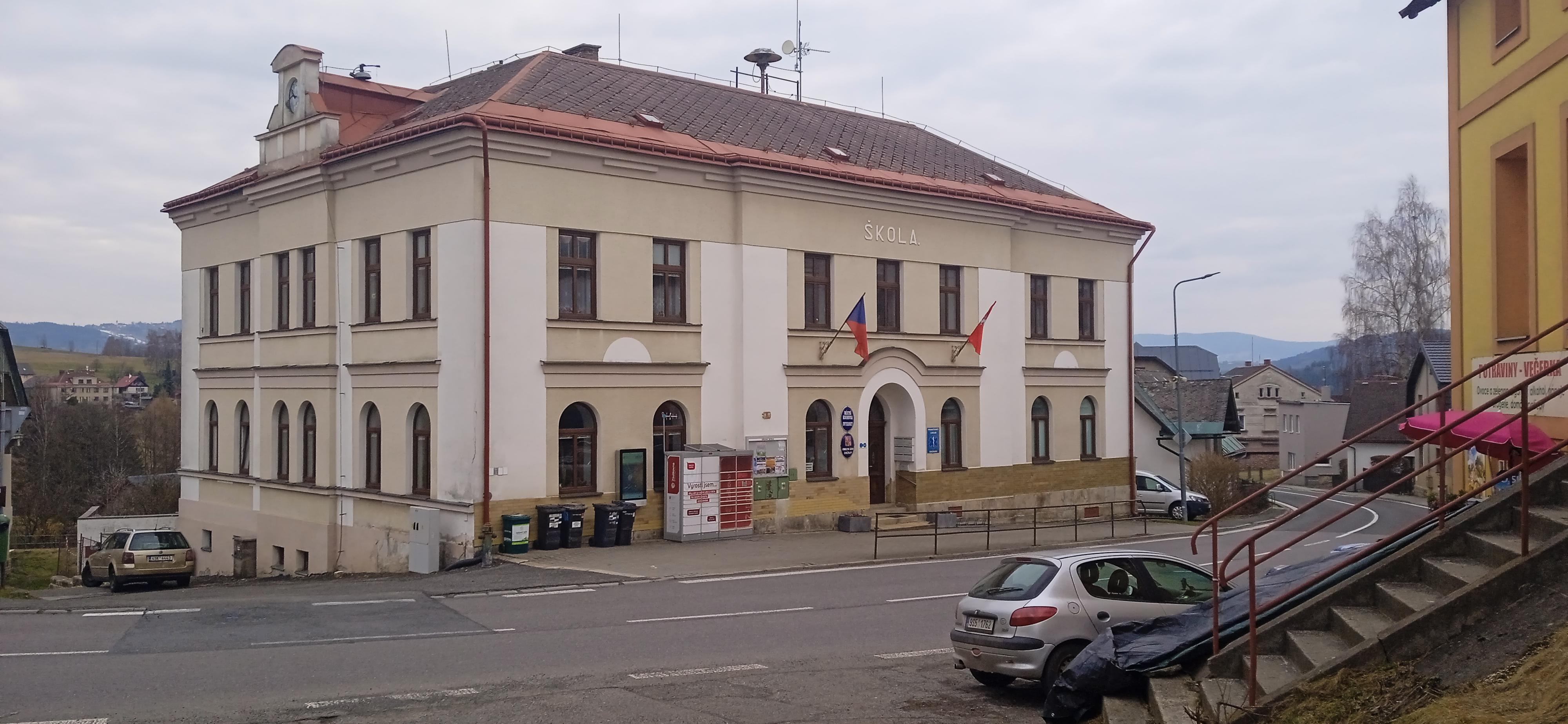 Držkov - obecní úřad foto 3
