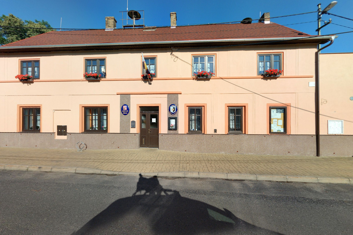 Horní Habartice - obecní úřad foto 2