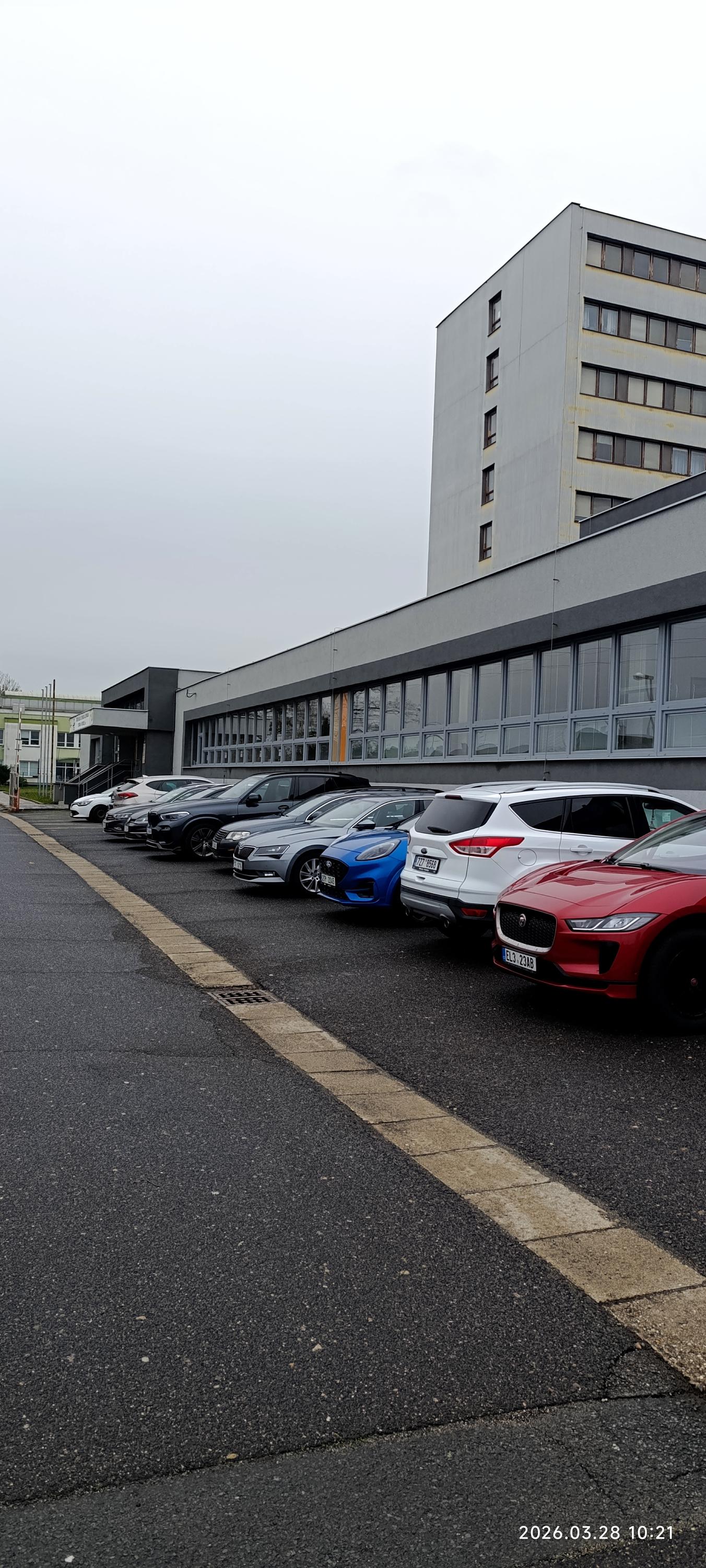 Střední škola technická a dopravní - autoservis foto 2